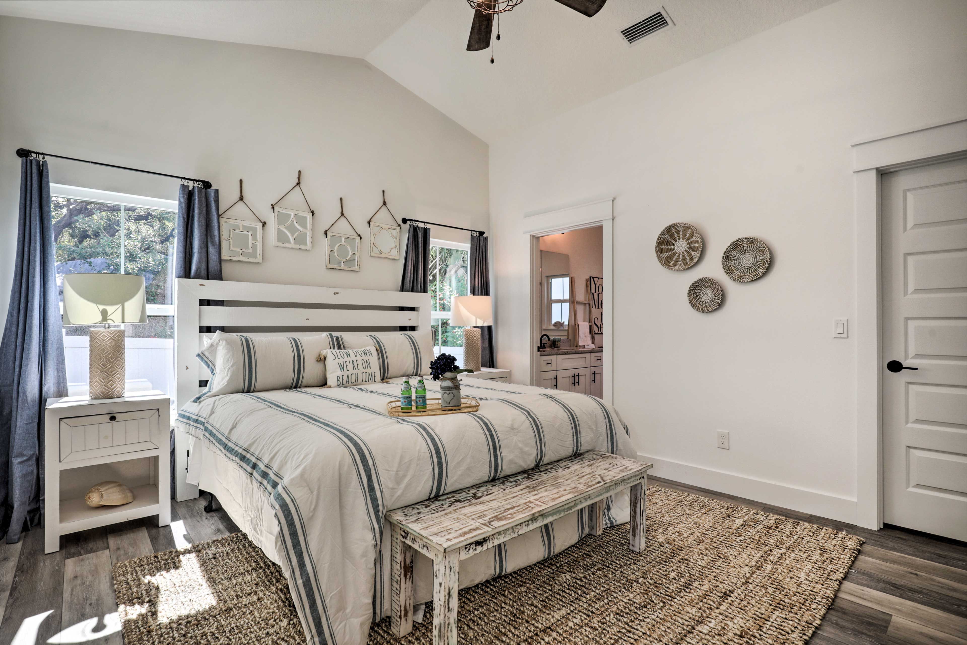 Bedroom 1 | King Bed | En-Suite Bathroom