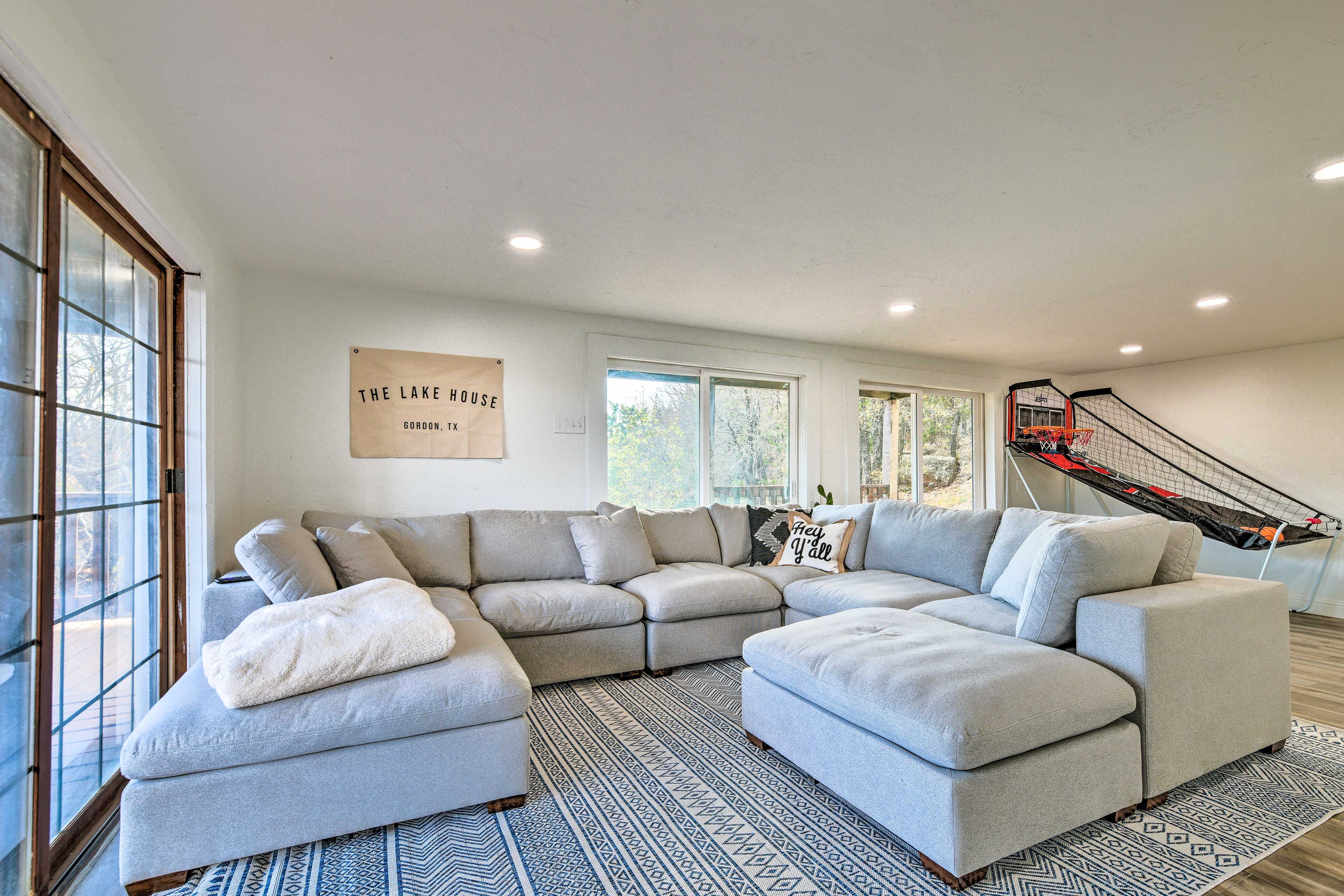 Game Room | Smart TV