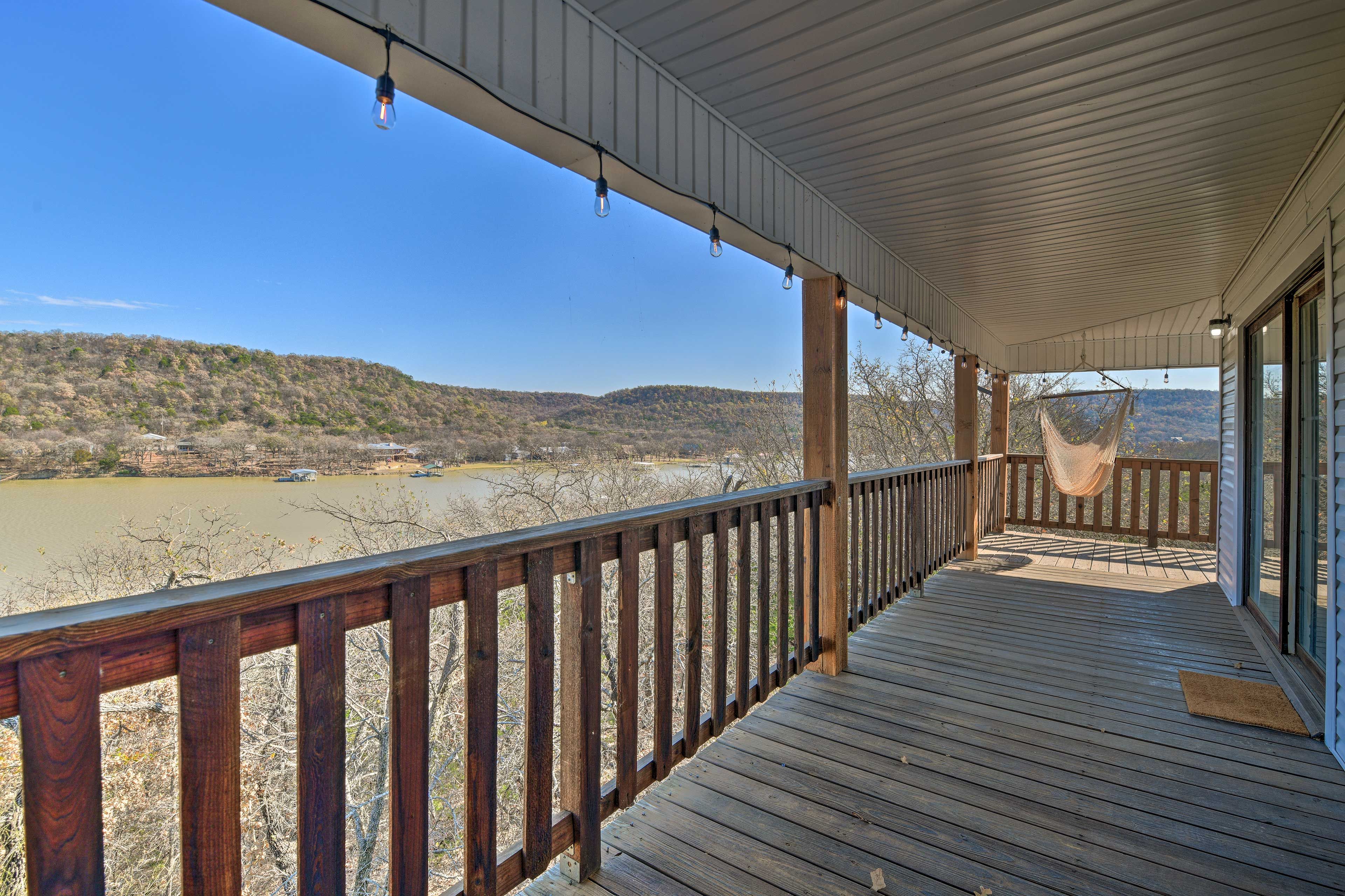 Upper Deck | Lake View