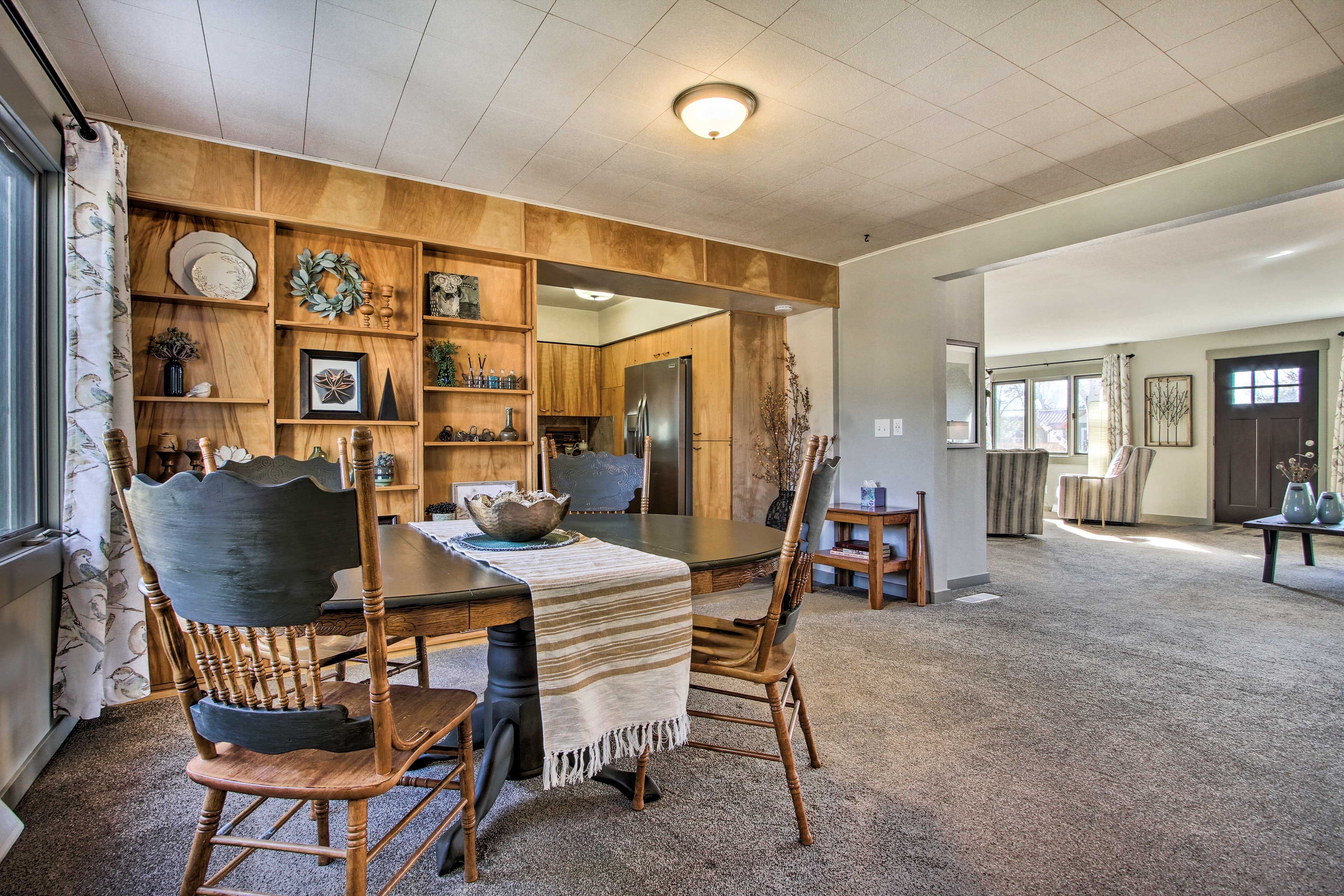 Dining Room | Complimentary Spices