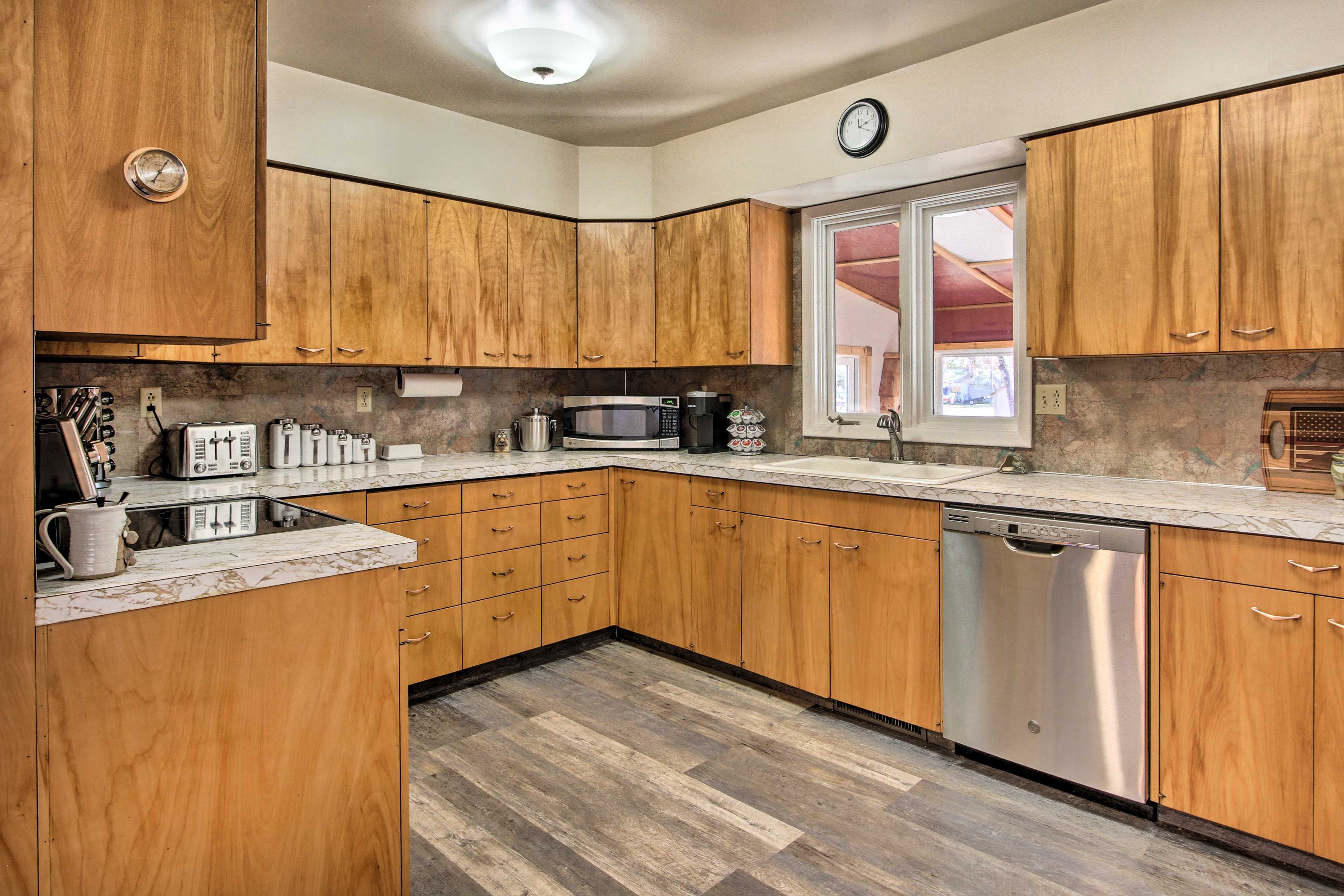 Kitchen | Fully Equipped | Cooking Basics | Keurig Coffee Maker | Crock-Pot