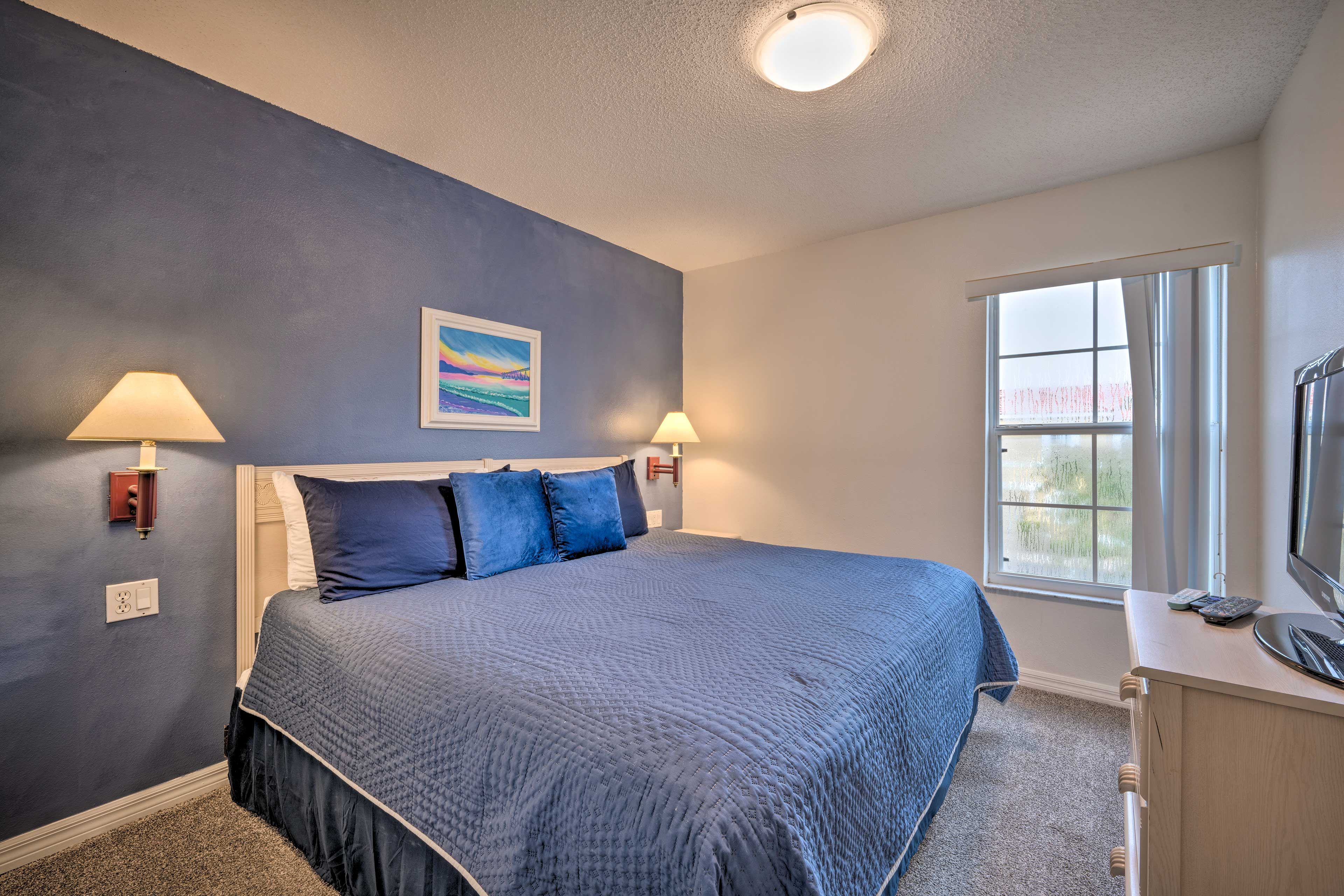 Bedroom 1 | King Bed