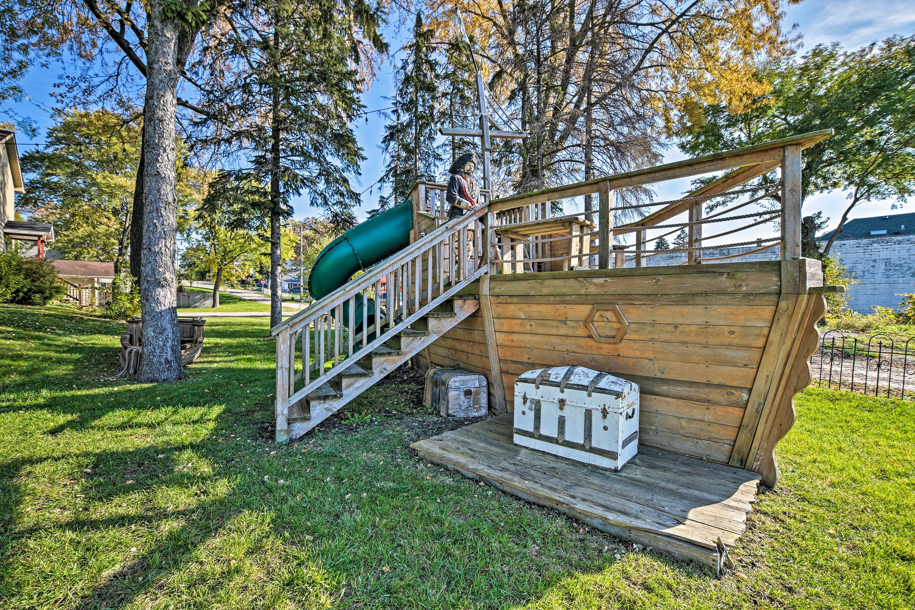 Private Yard | Children's Play Ship