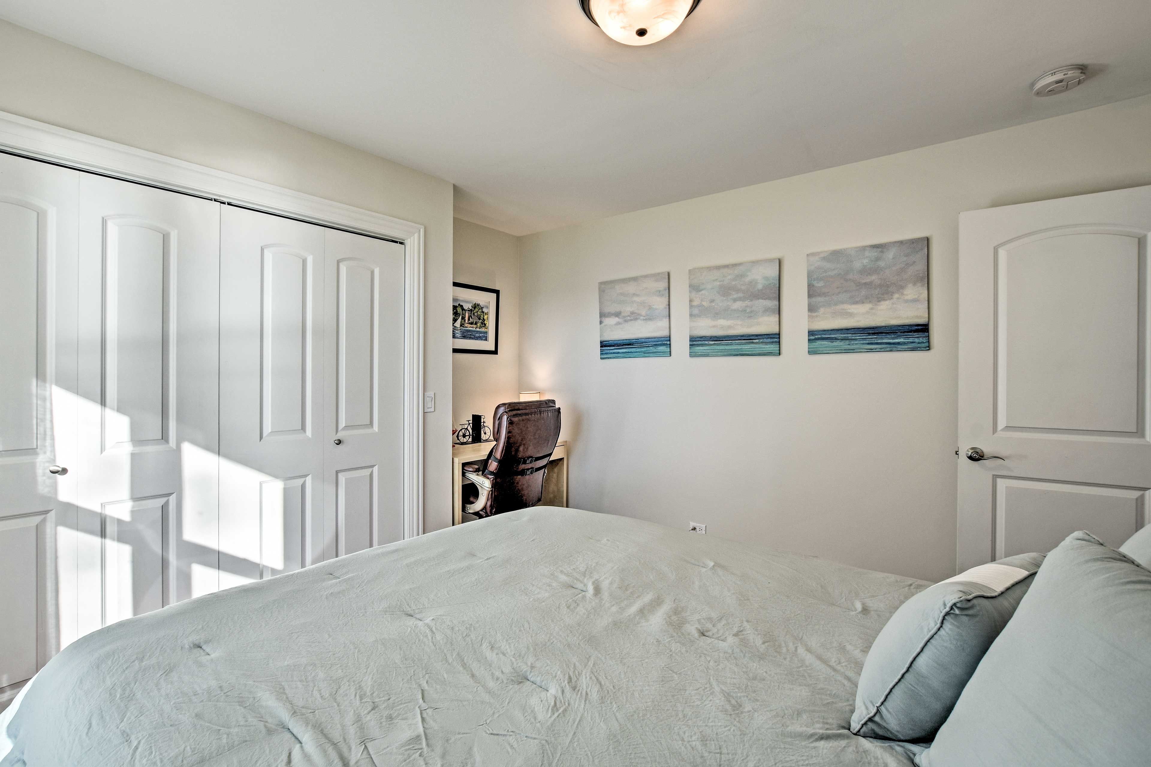 Bedroom 3 | Desk Workspace