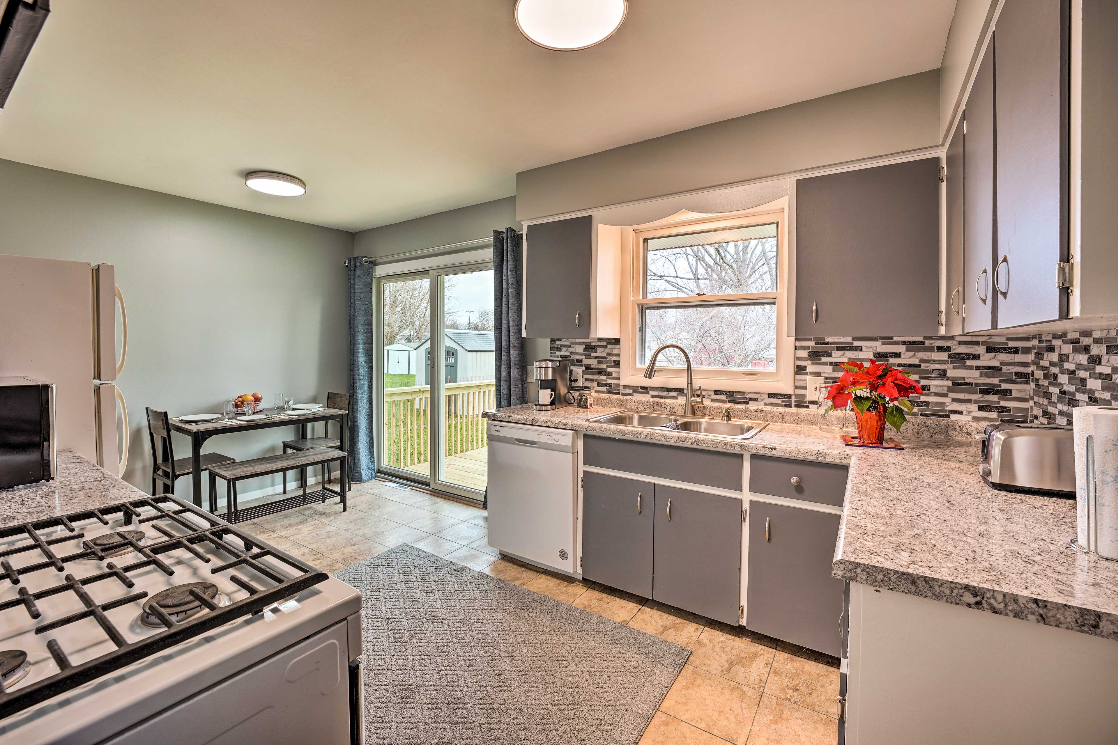 Kitchen | Backyard Access
