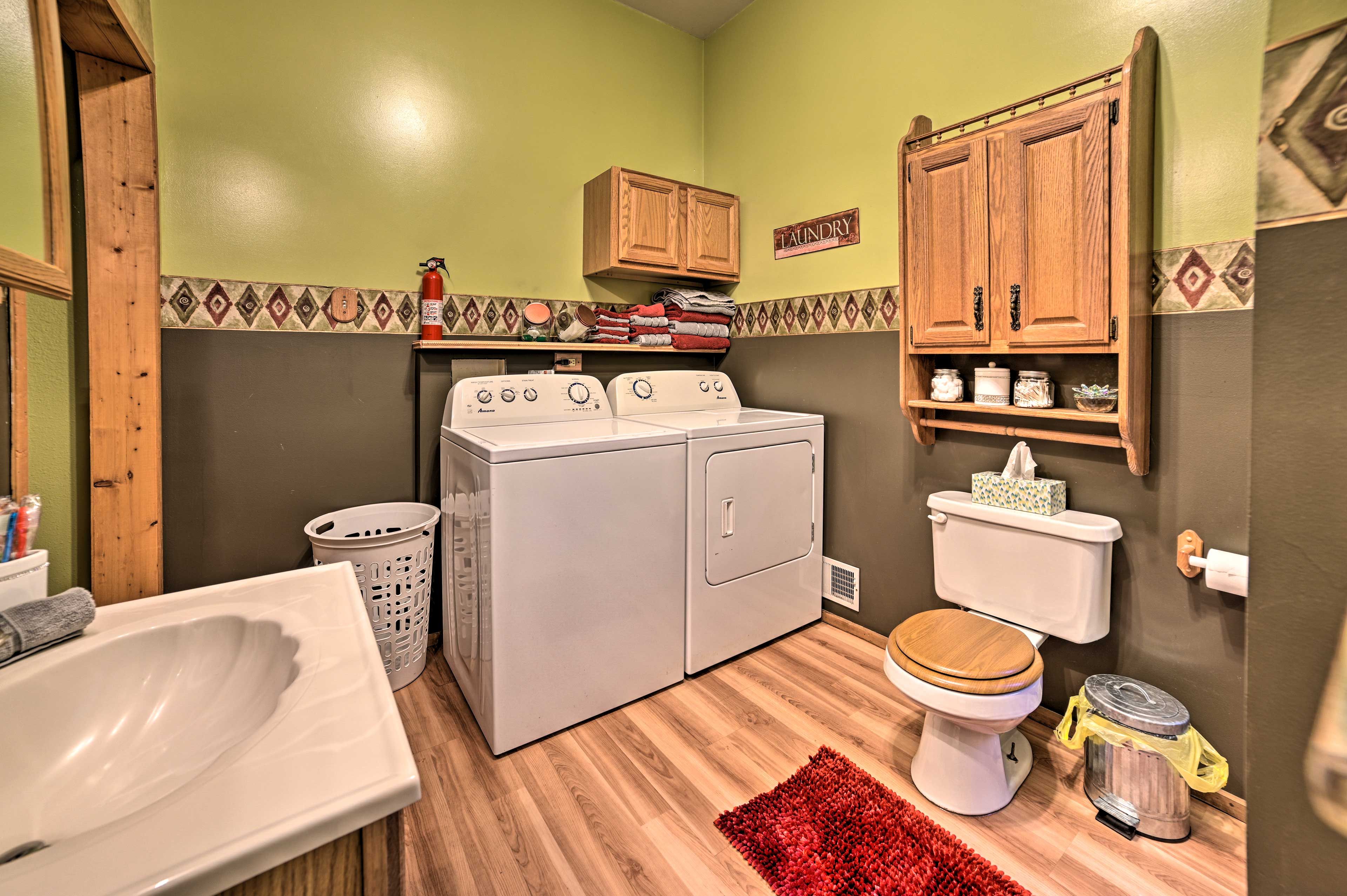 Bathroom | Washer & Dryer