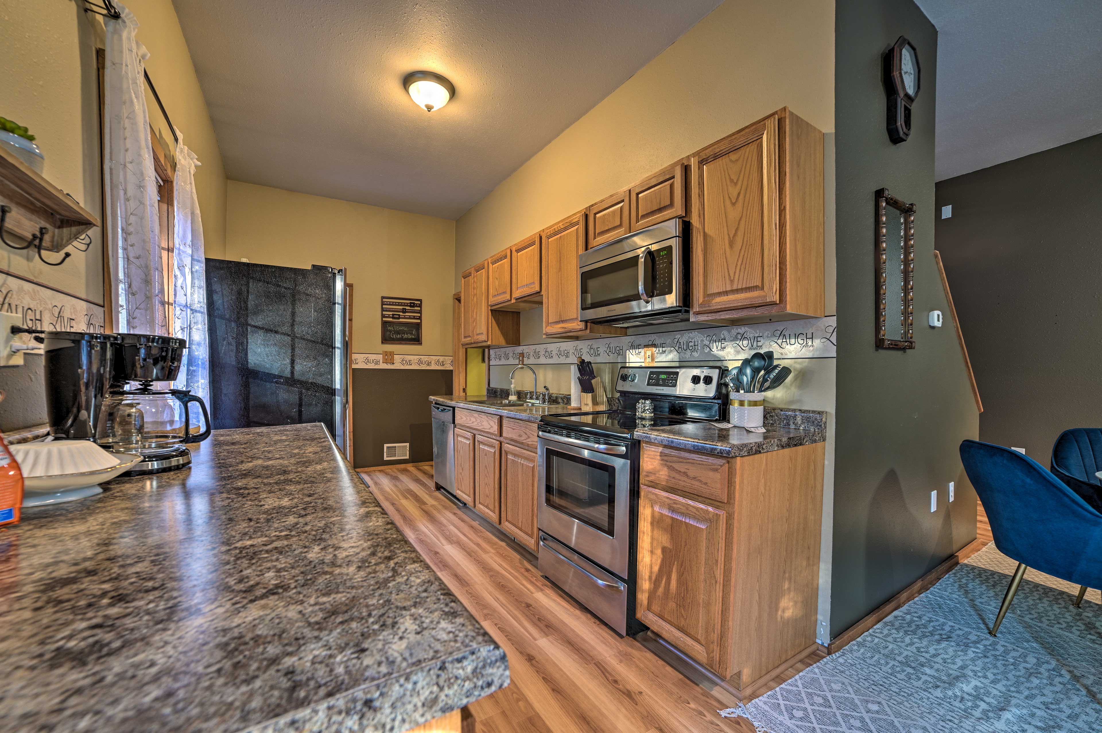Kitchen | Dishware/Flatware