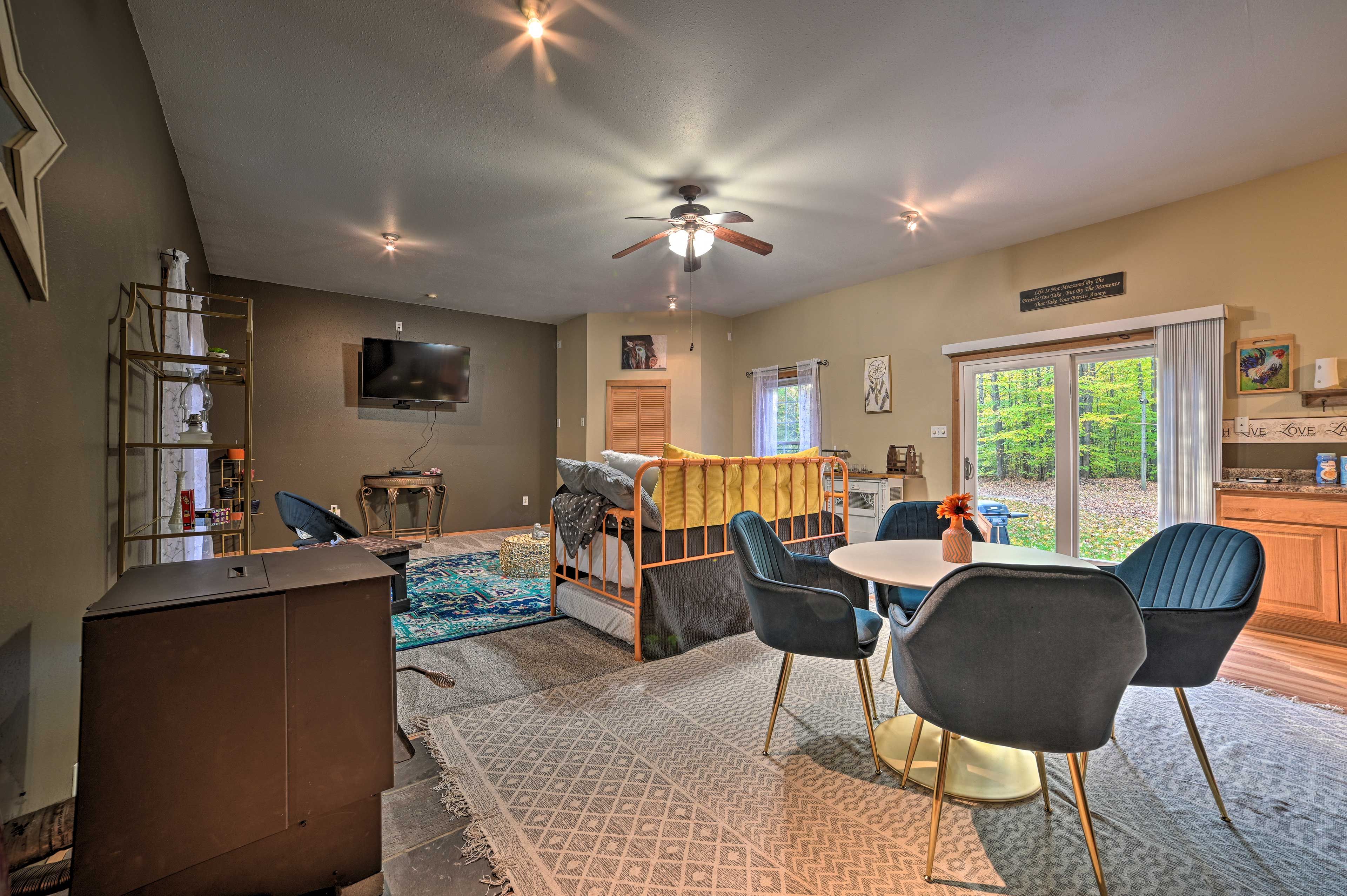 Living Room | Satellite TV