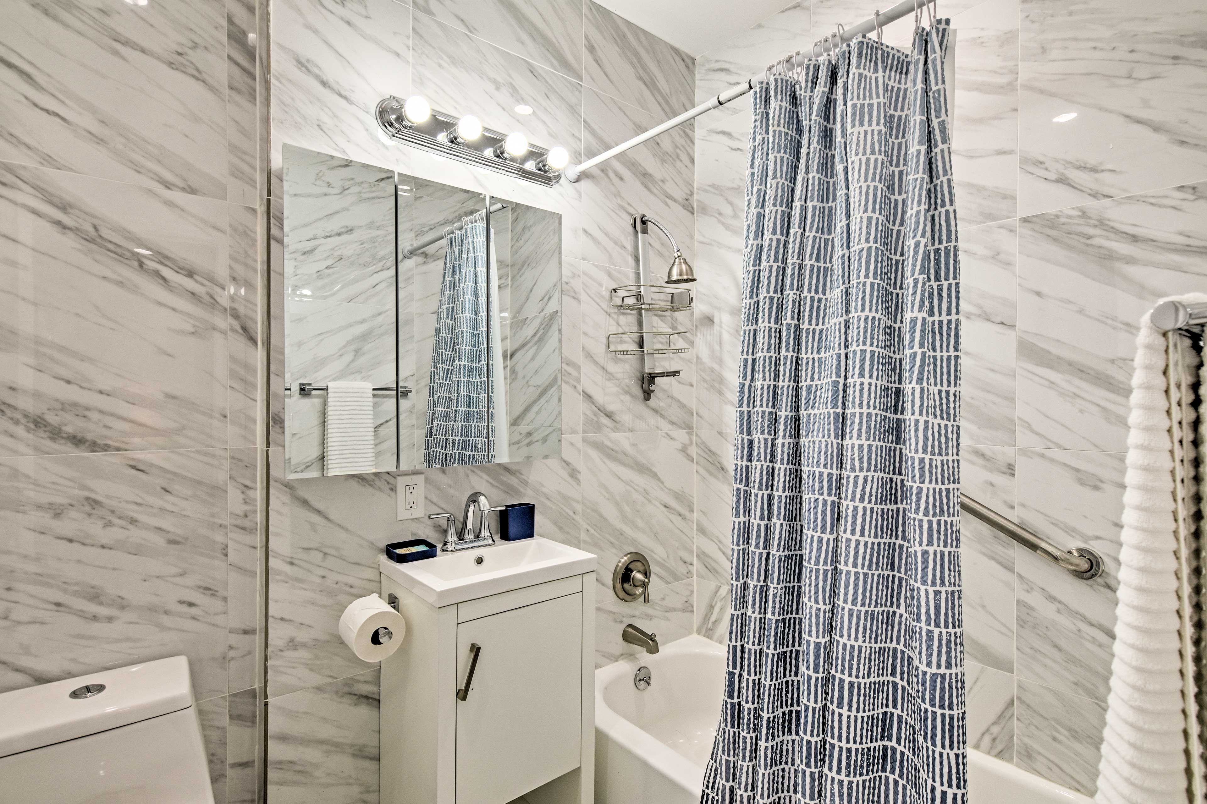 Full Bathroom | Complimentary Toiletries | Hair Dryer | Grab Rail in Shower