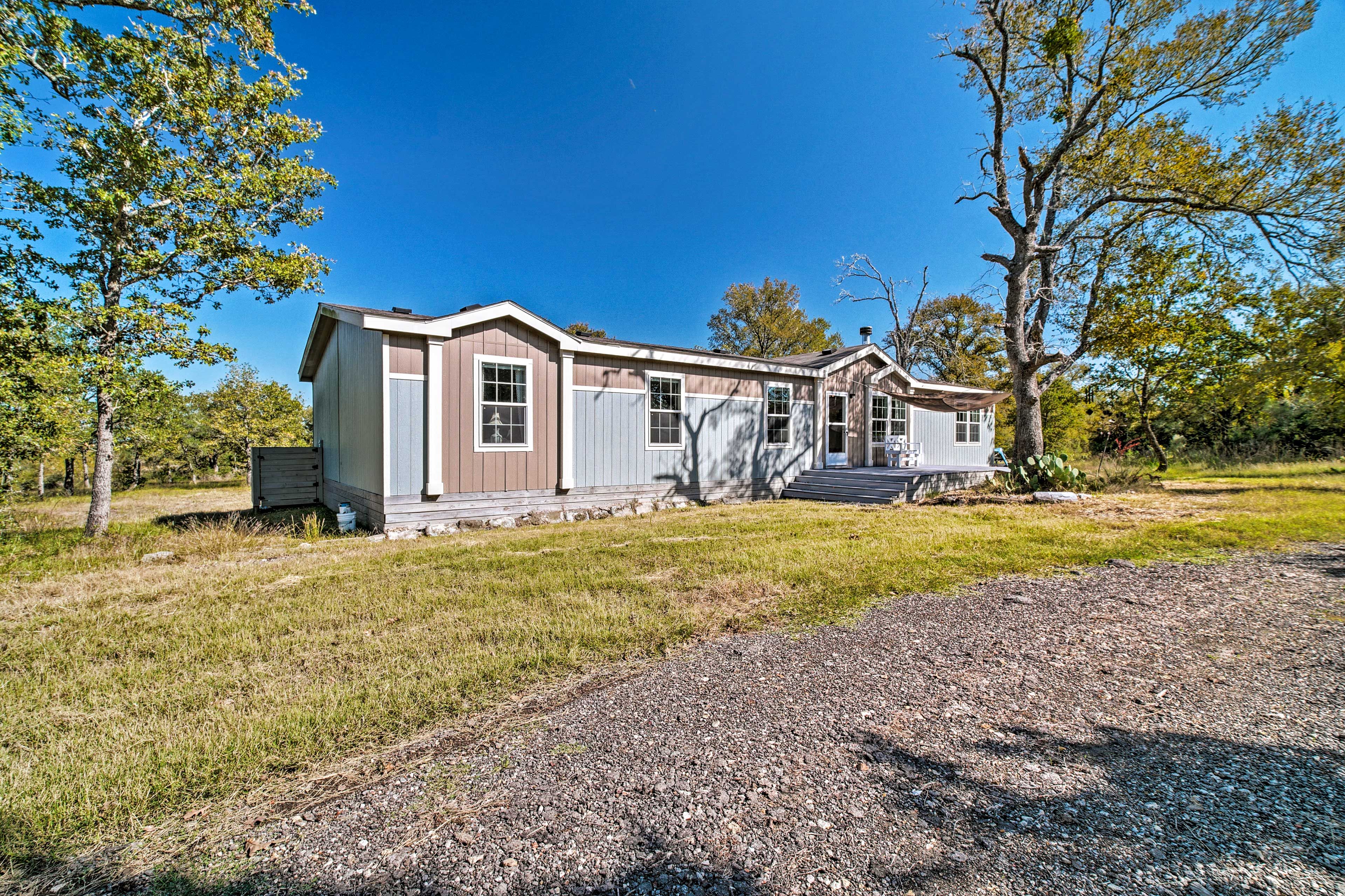 Parking | Driveway (4 Vehicles) | RV/Trailer Parking Available