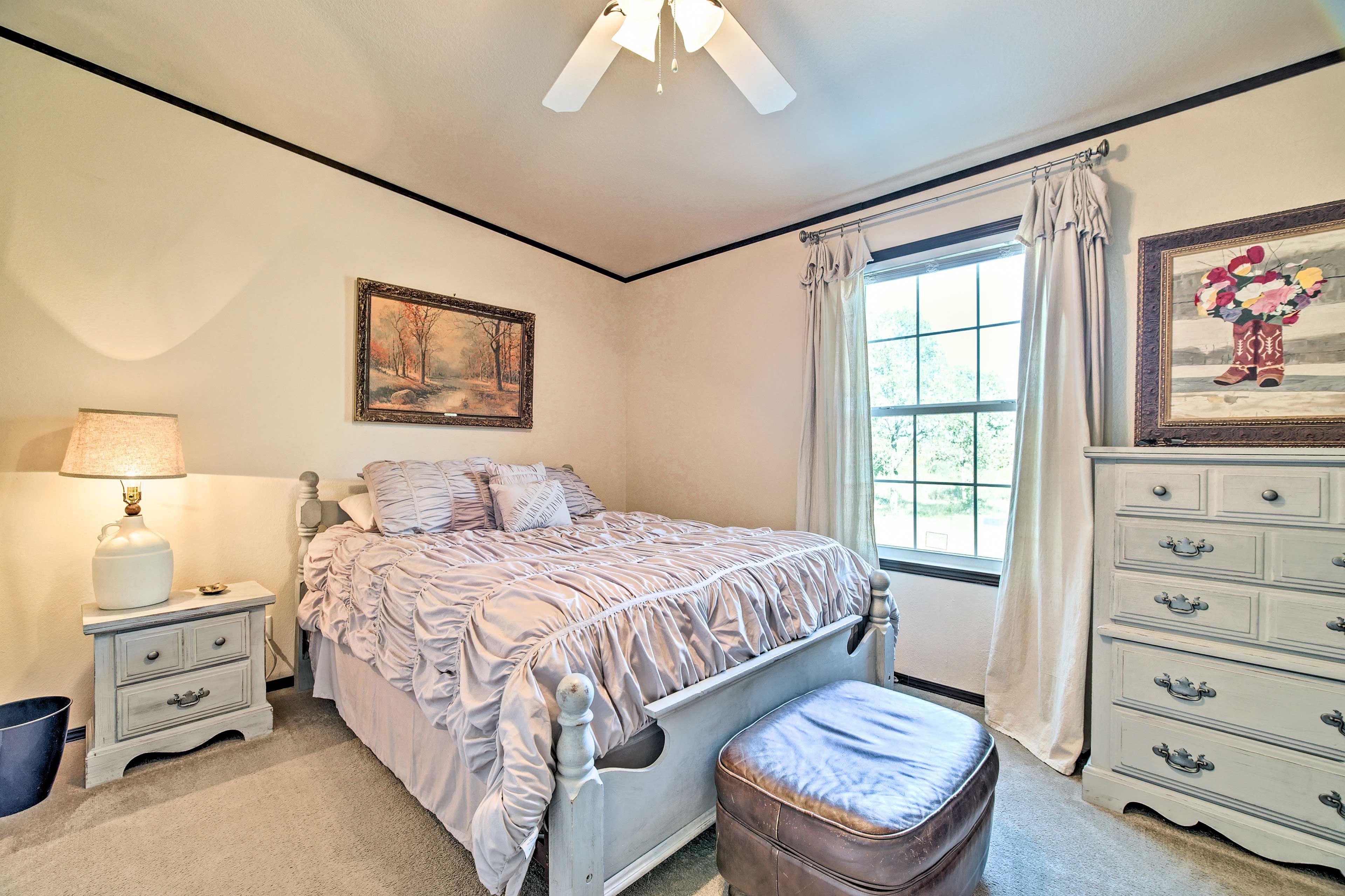 Bedroom 2 | Queen Bed