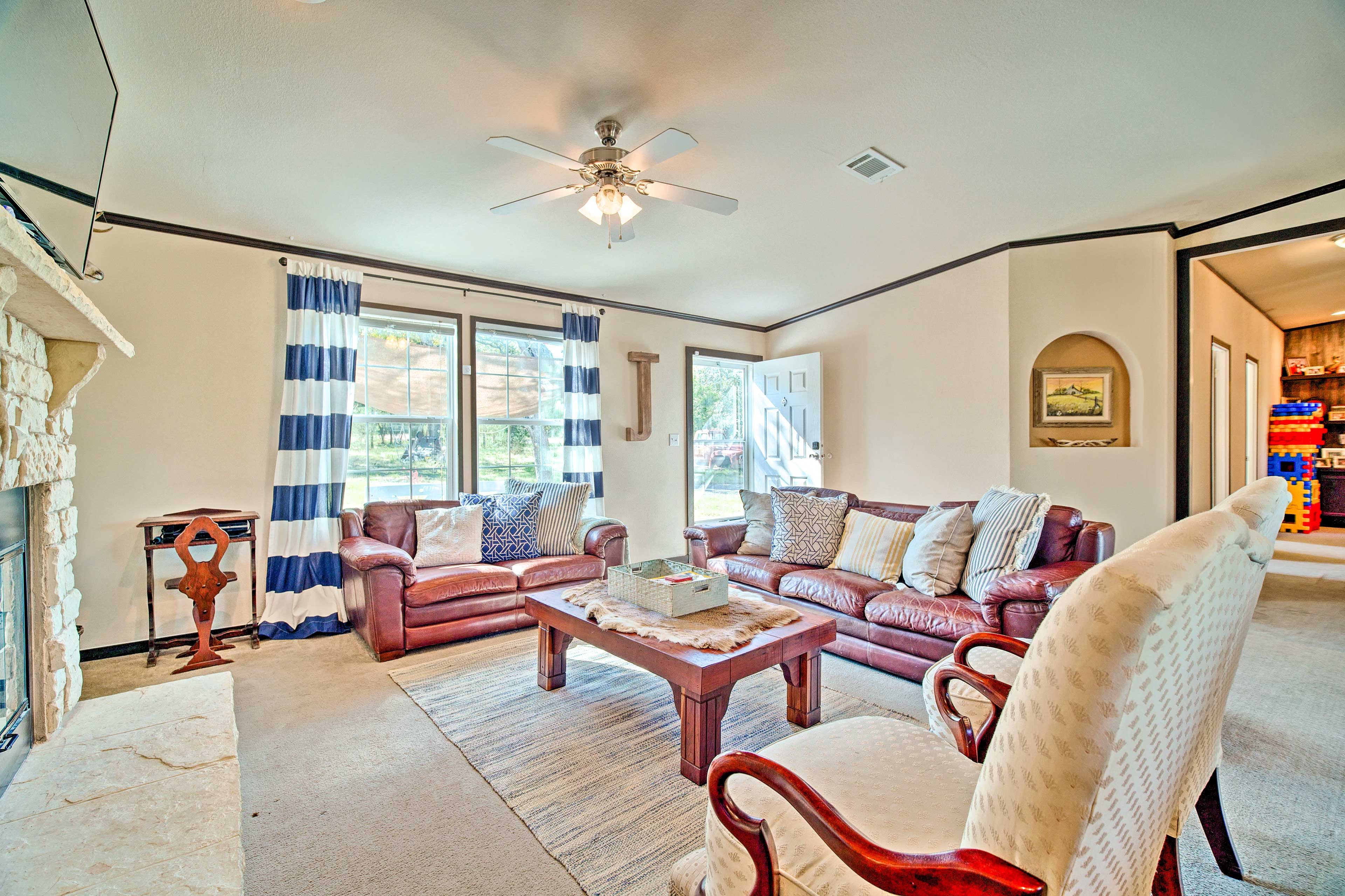 Living Room | Smart TV