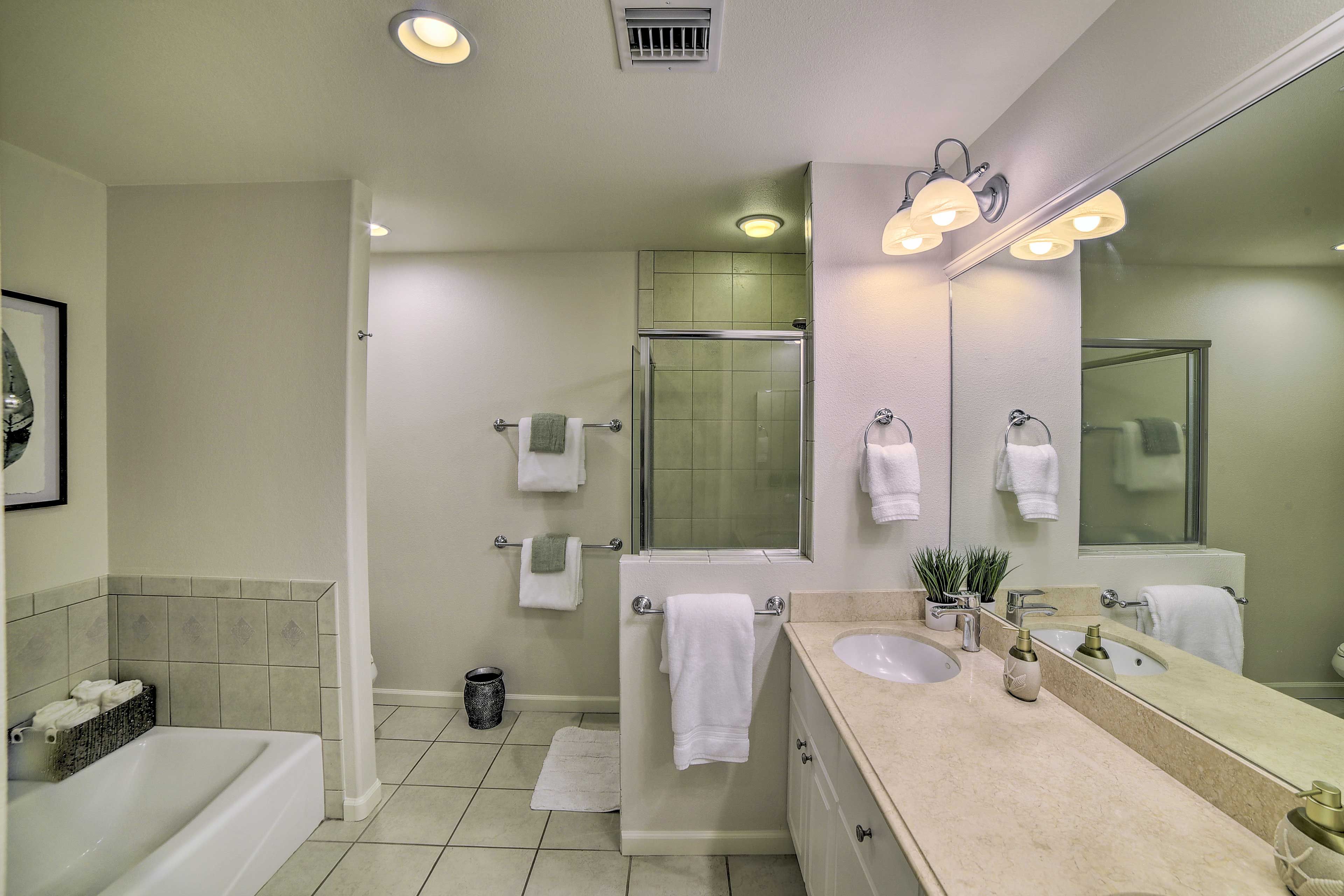 Full Bathroom | Towels Provided | Complimentary Toiletries | Hair Dryer