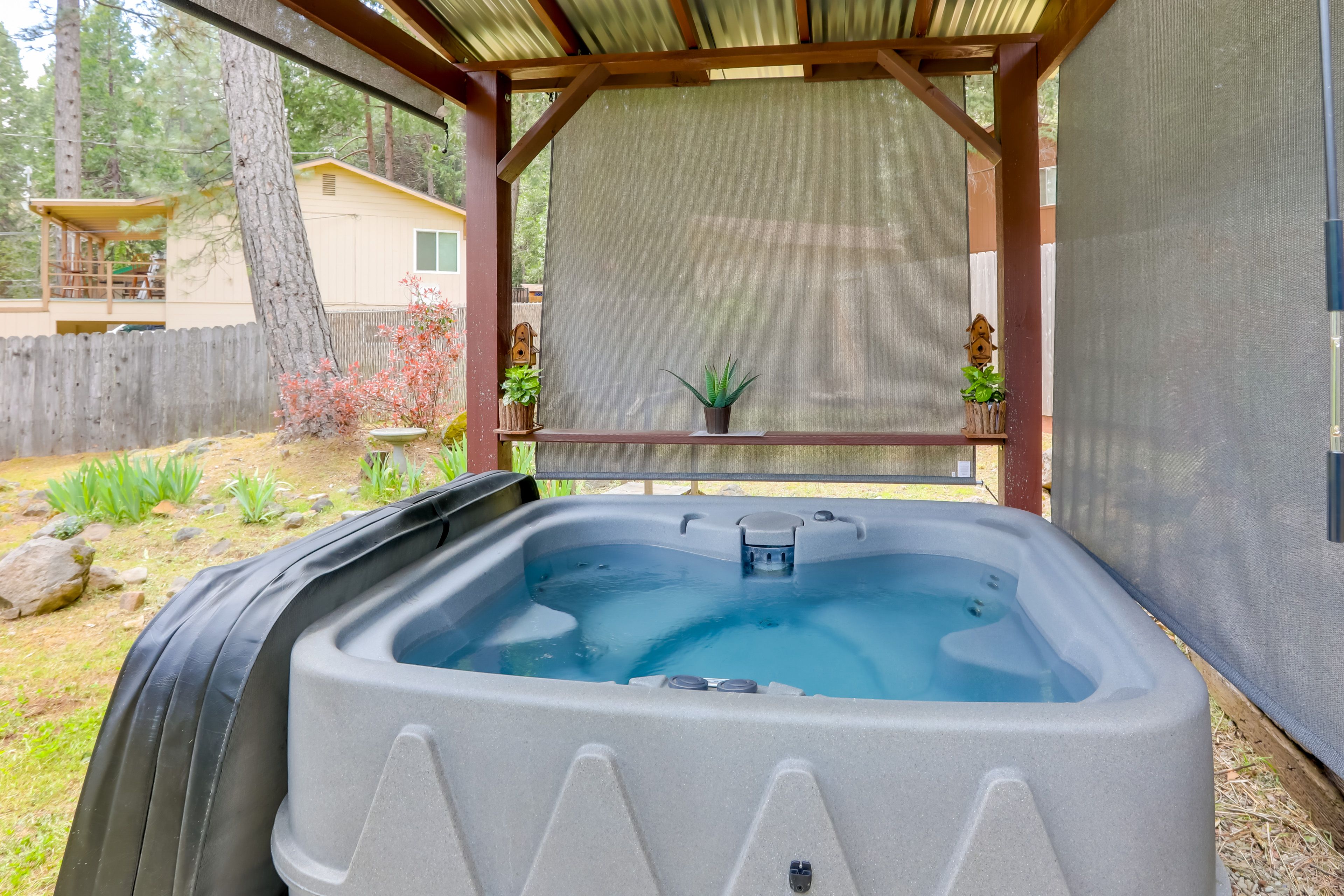 Private Hot Tub | Free WiFi