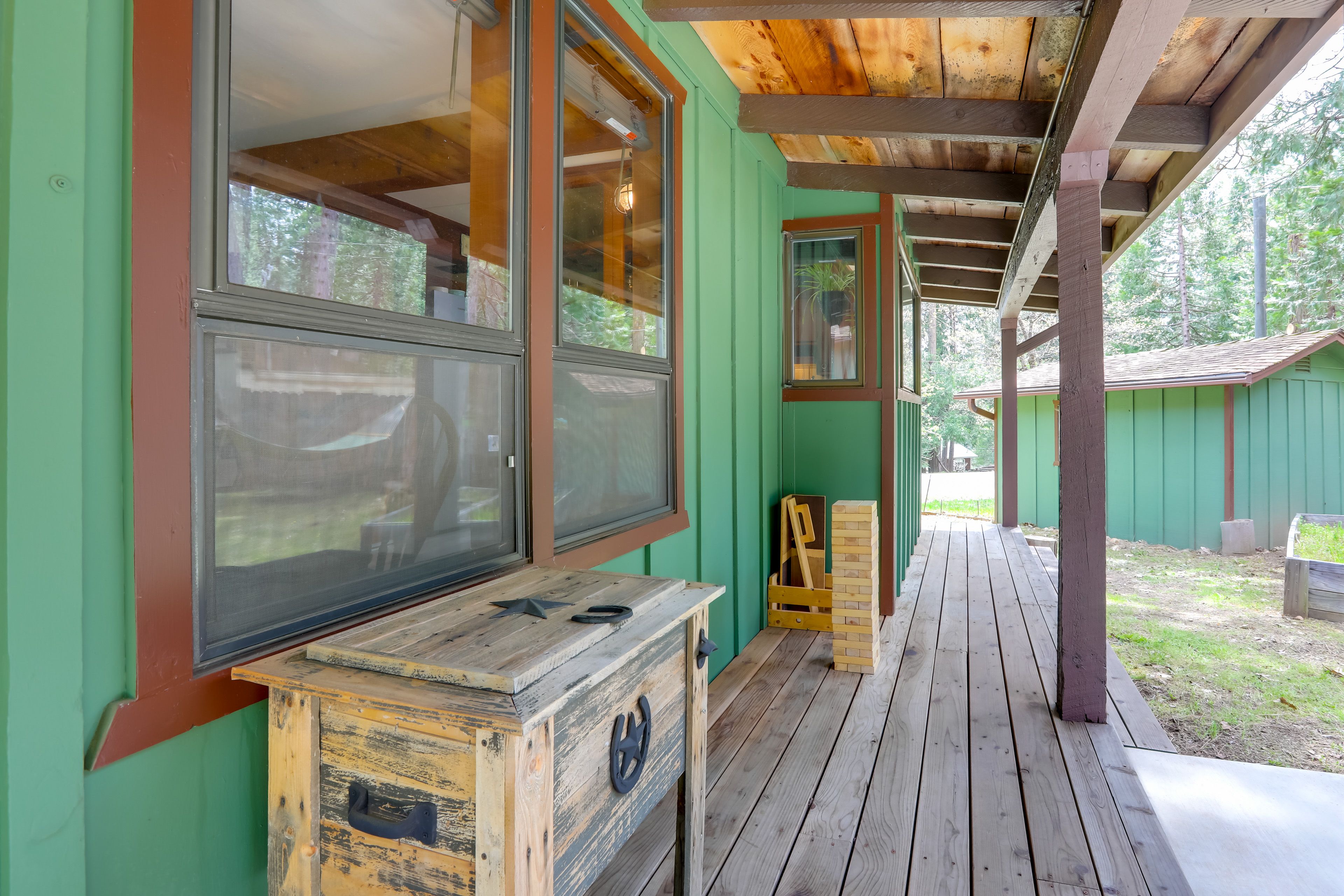 Deck | Gas Grill | Fenced-In Yard