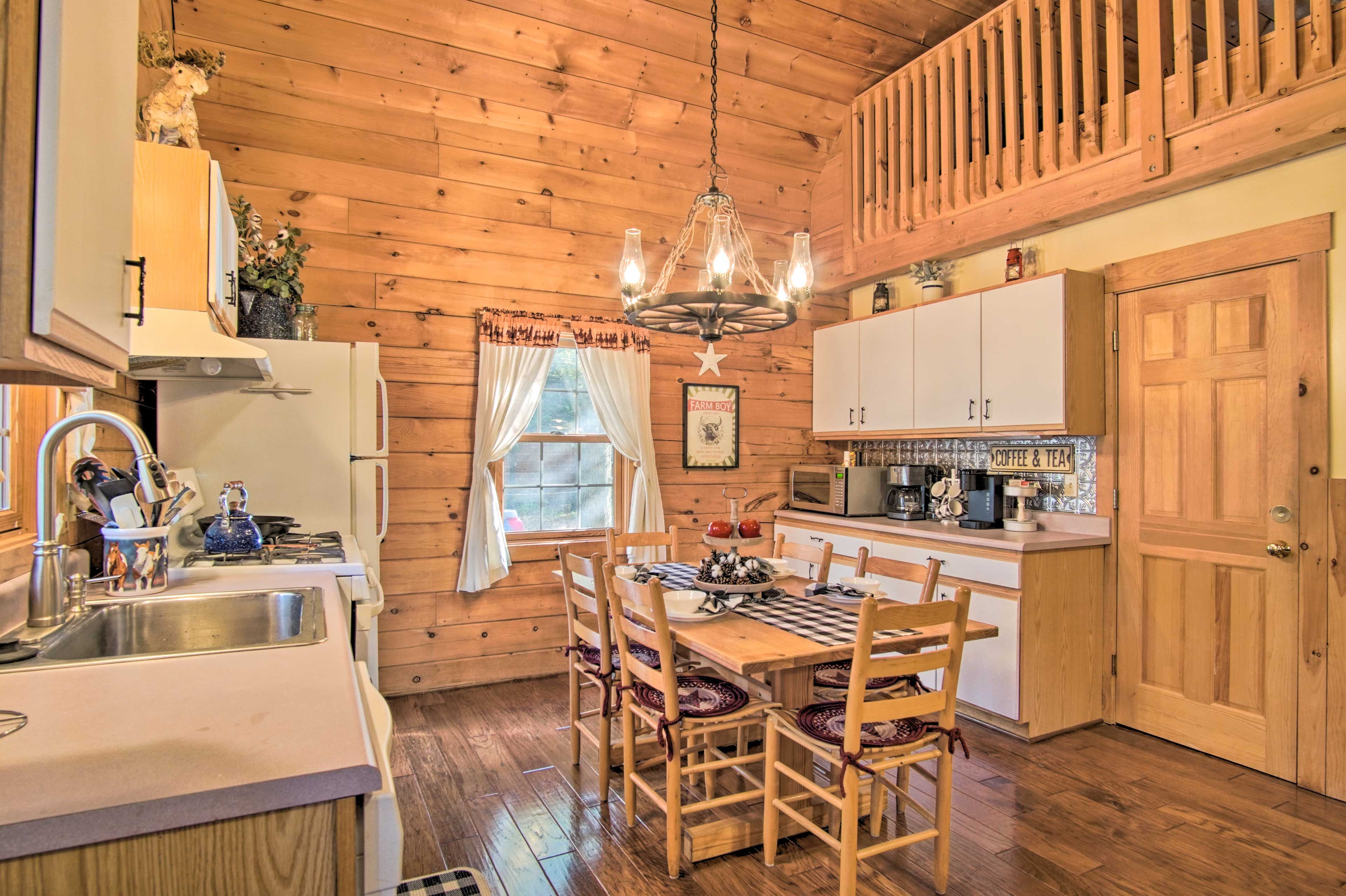 Kitchen | Fully Equipped | Main Level | Cooking Basics | Garbage Disposal