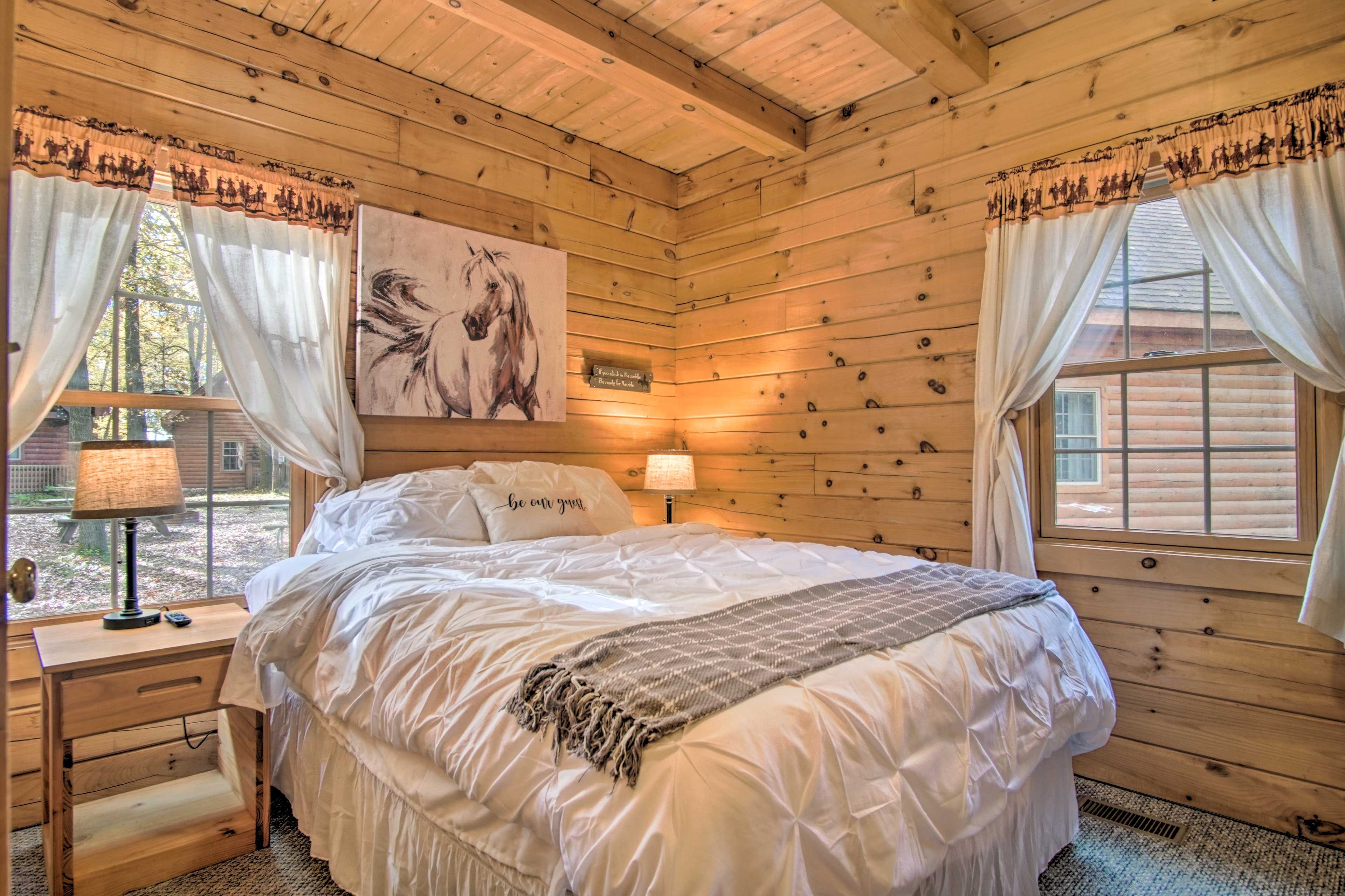 Bedroom 2 | Queen Bed | Main Level