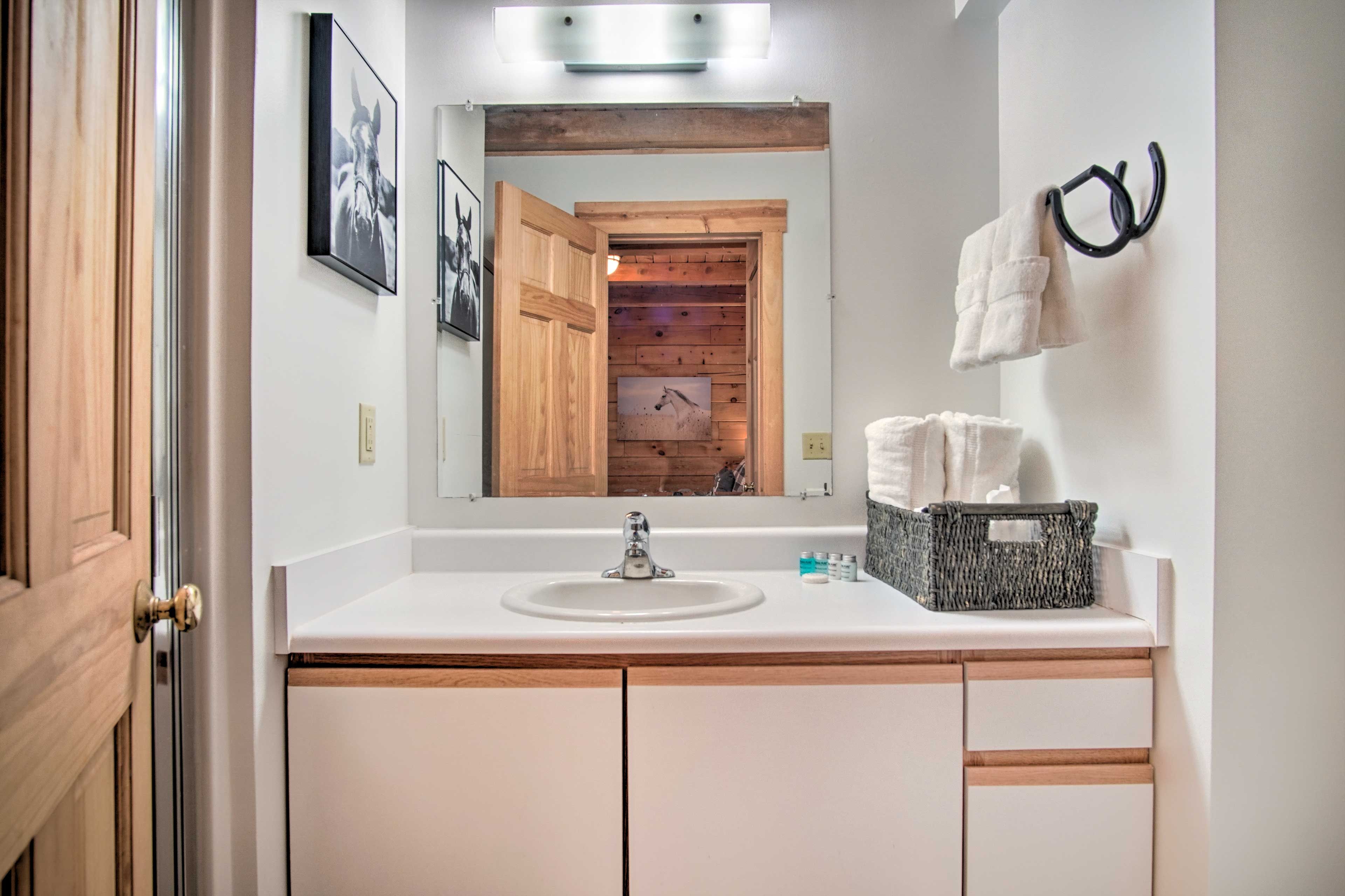 En-Suite Bathroom | Complimentary Toiletries | Hair Dryer
