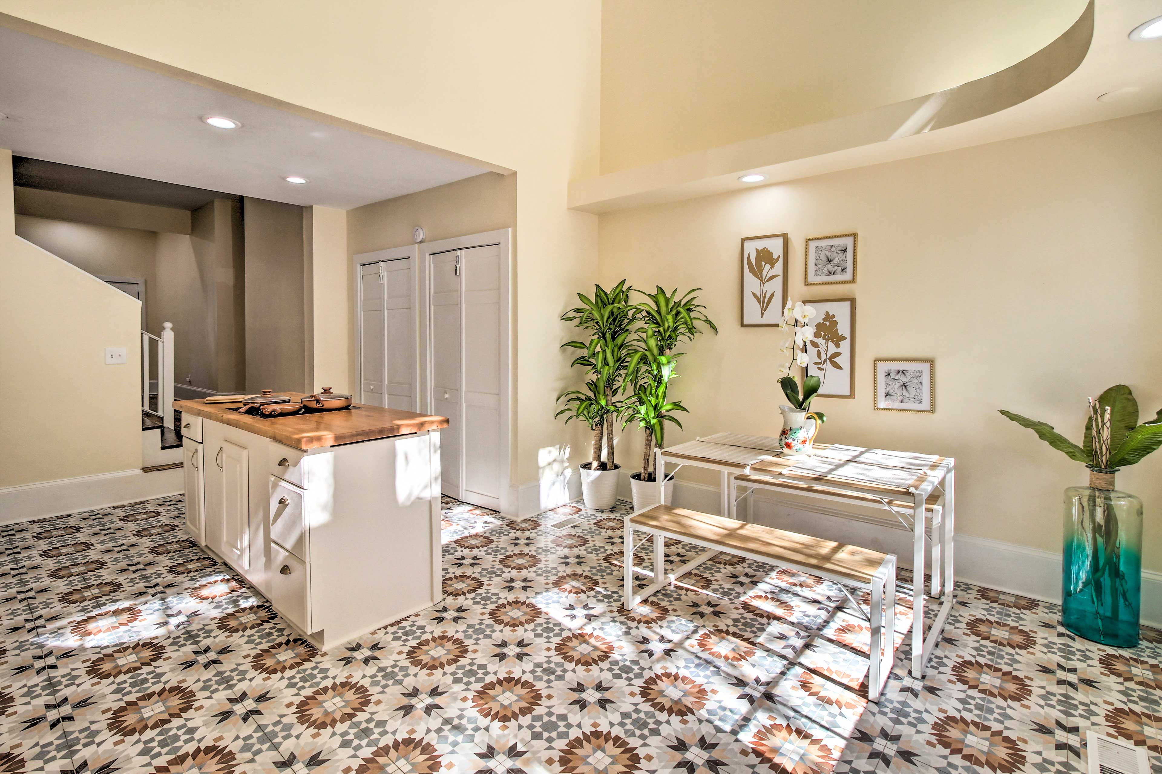 Kitchen | Dining Area