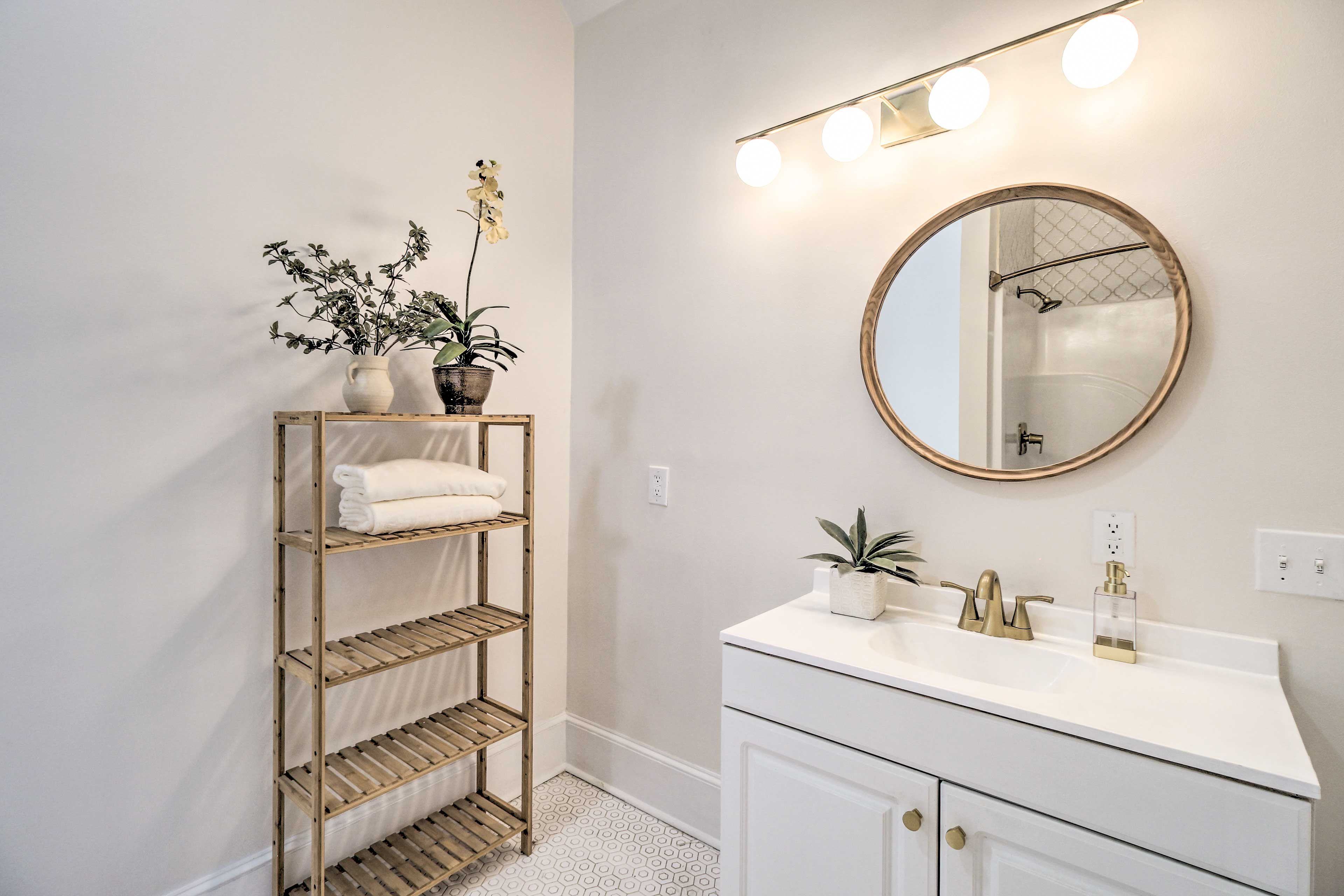 Full Bathroom