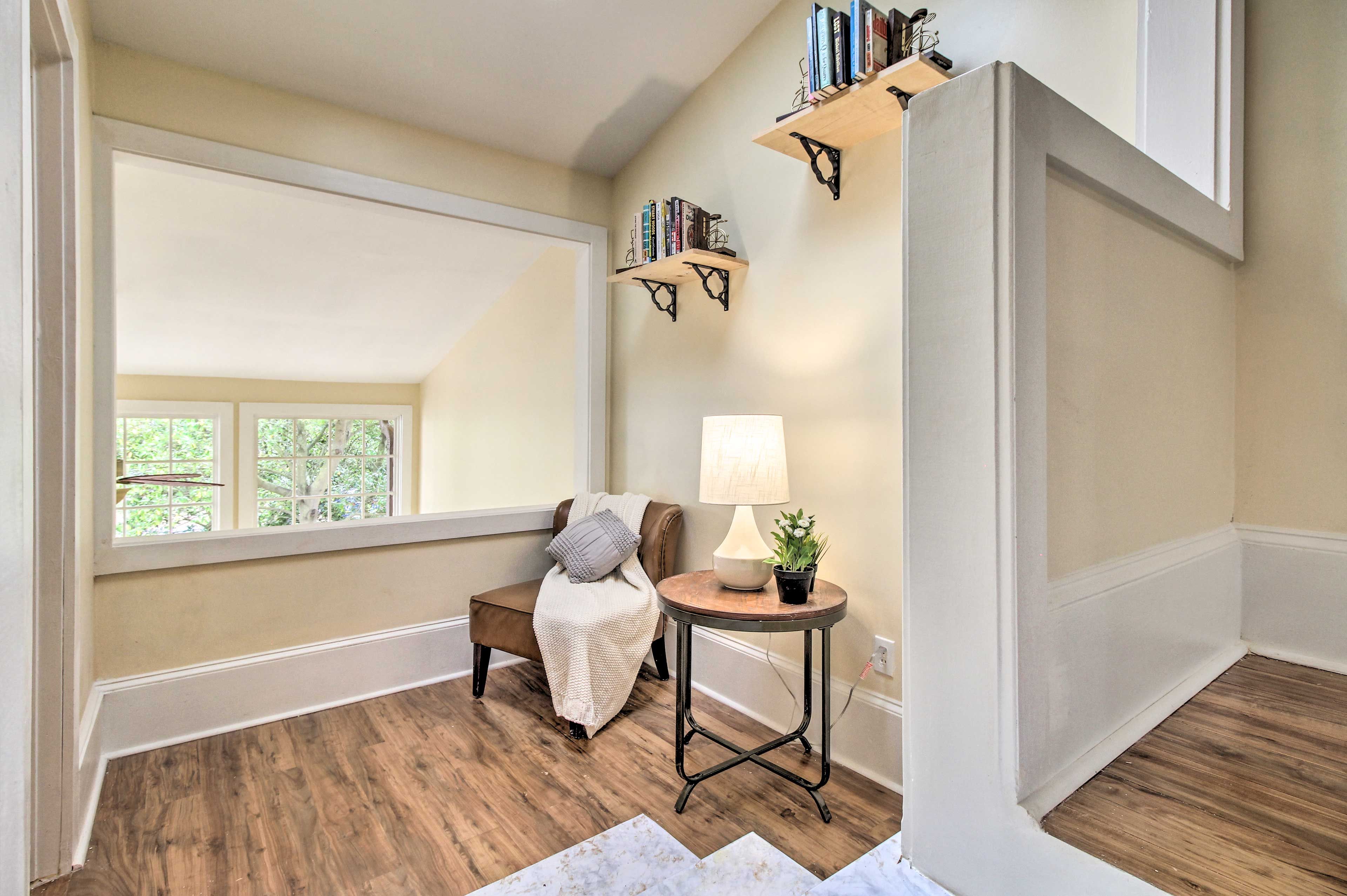 Hallway | Lounge Area
