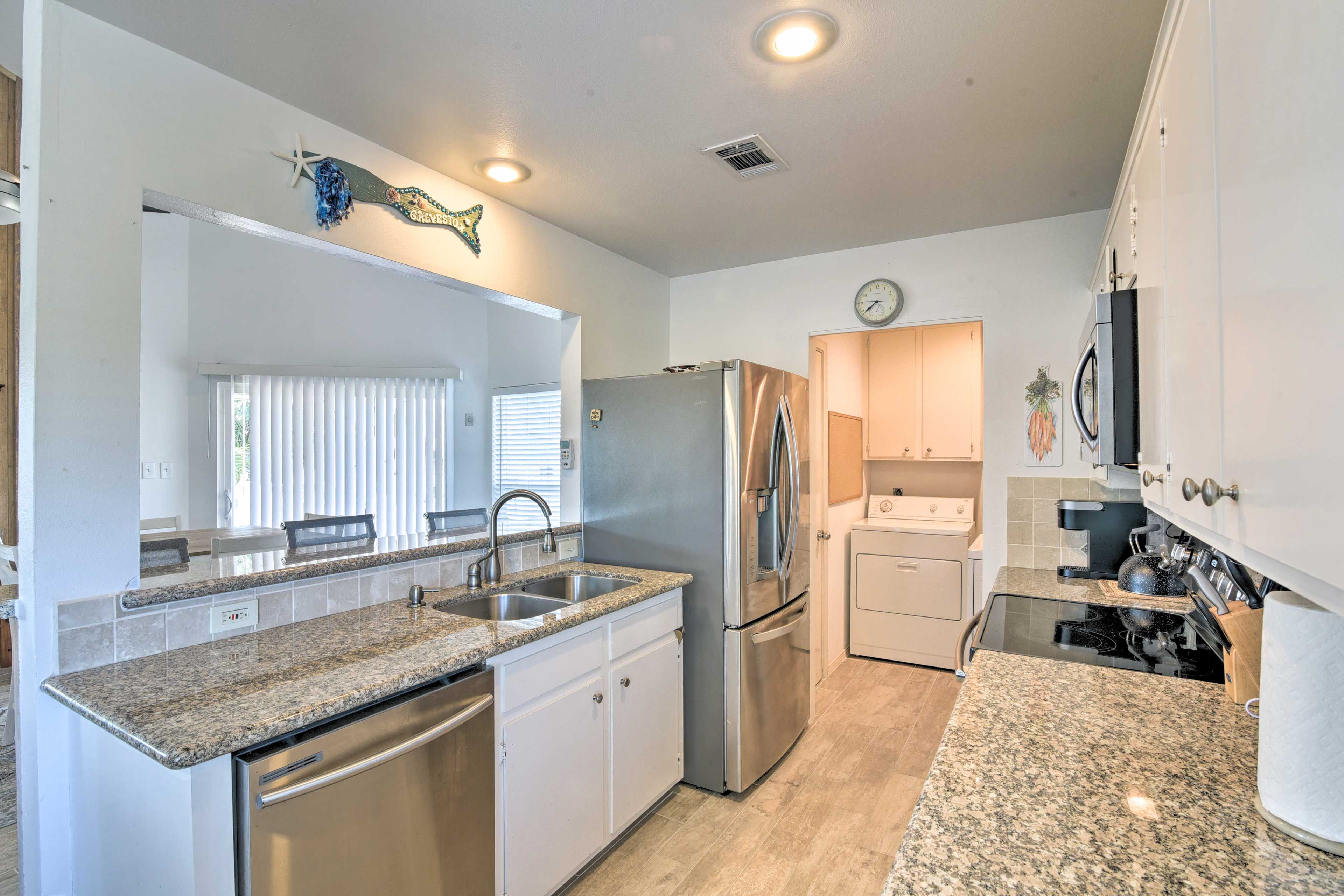 Kitchen | Keurig Coffee Maker | Crock-Pot | Blender