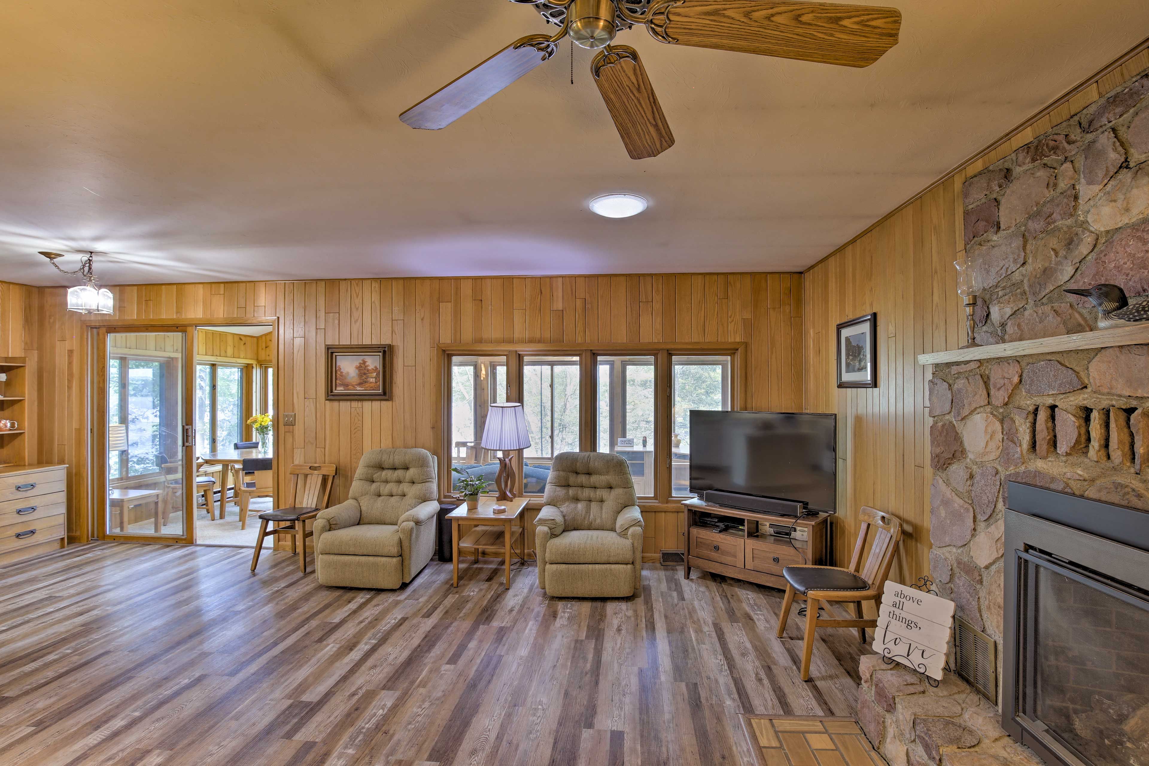 Living Room | Free WiFi | Central Heating & A/C | Sleeper Sofa