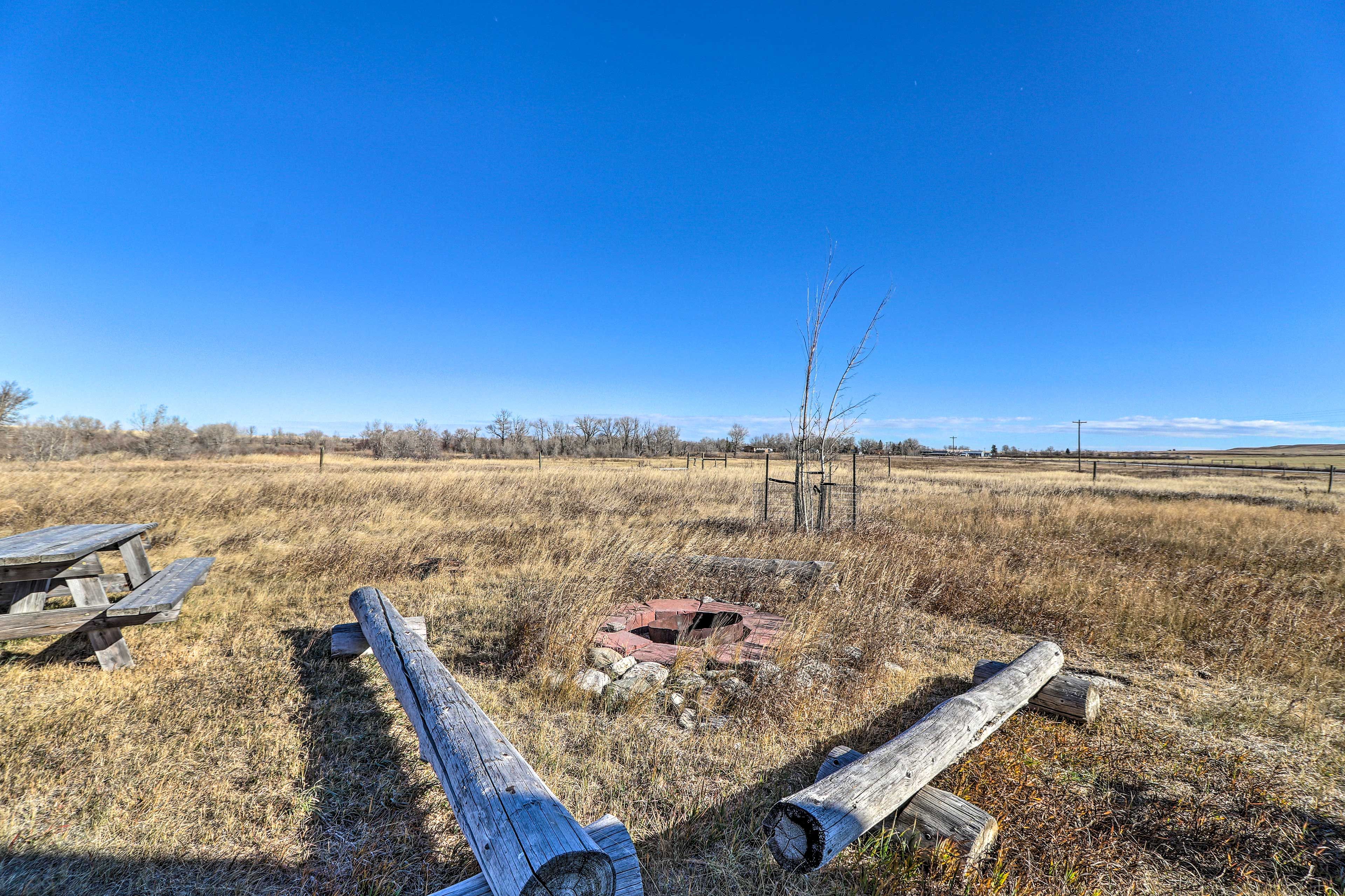 Cabin Exterior | Fire Pit