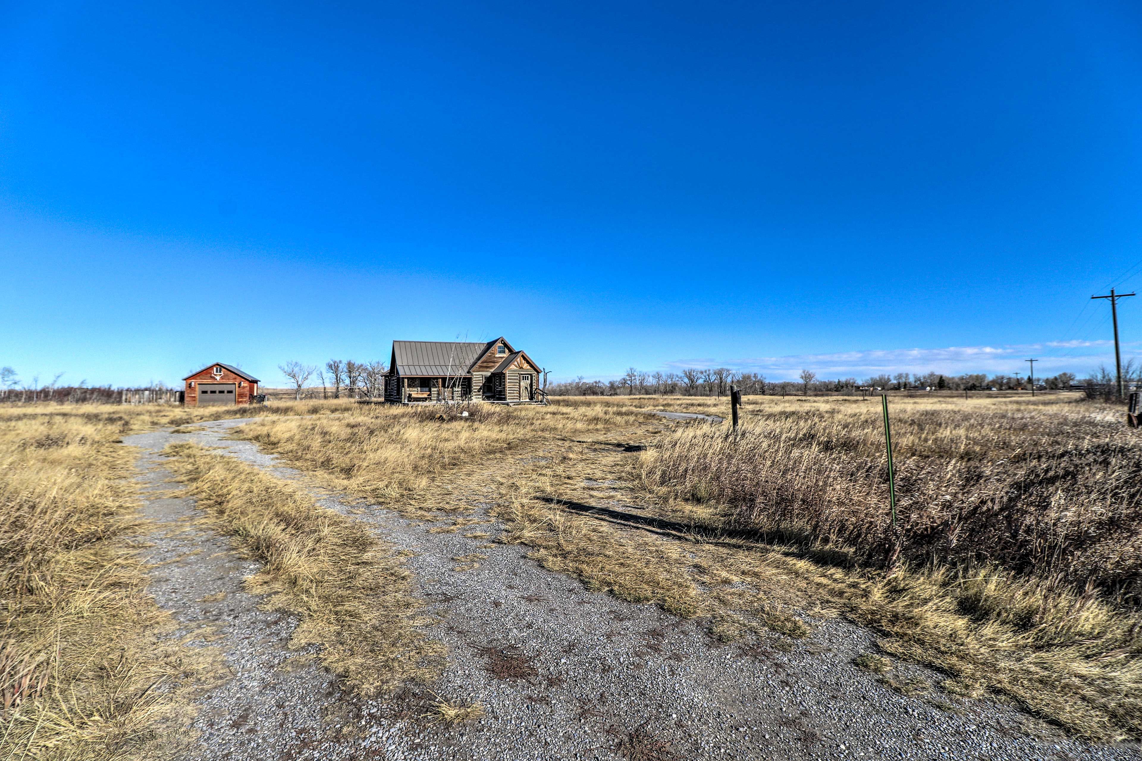 Parking | Driveway (2 Vehicles) | RV/Trailer Parking Available