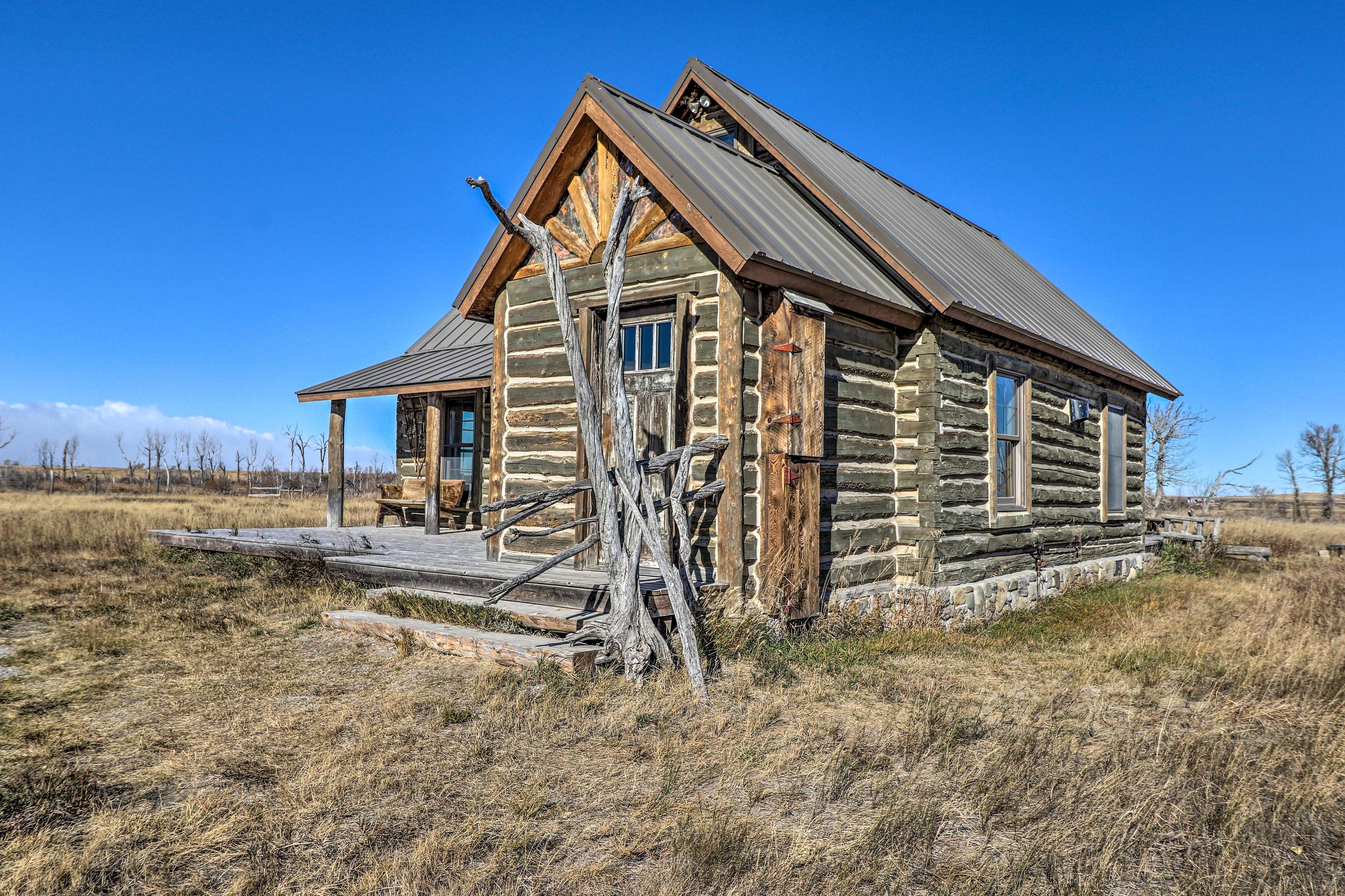 Cabin Exterior | 14-Acre Lot