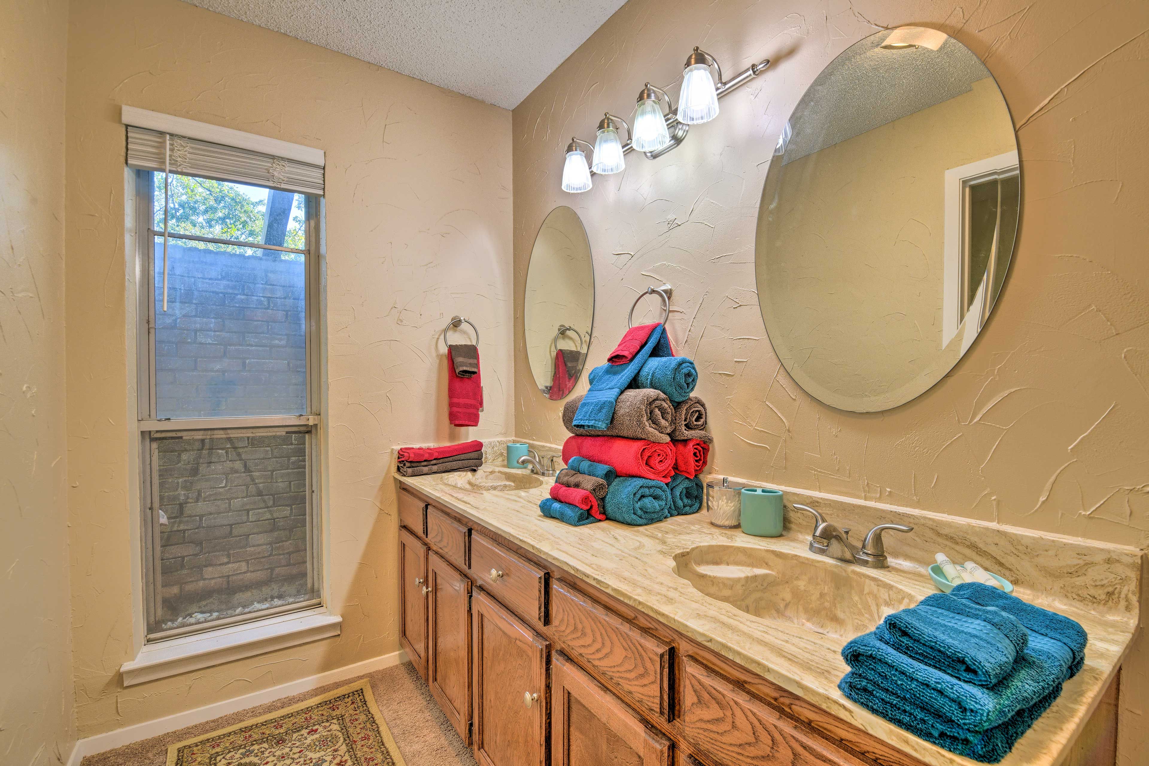 Full Bathroom | Hair Dryer