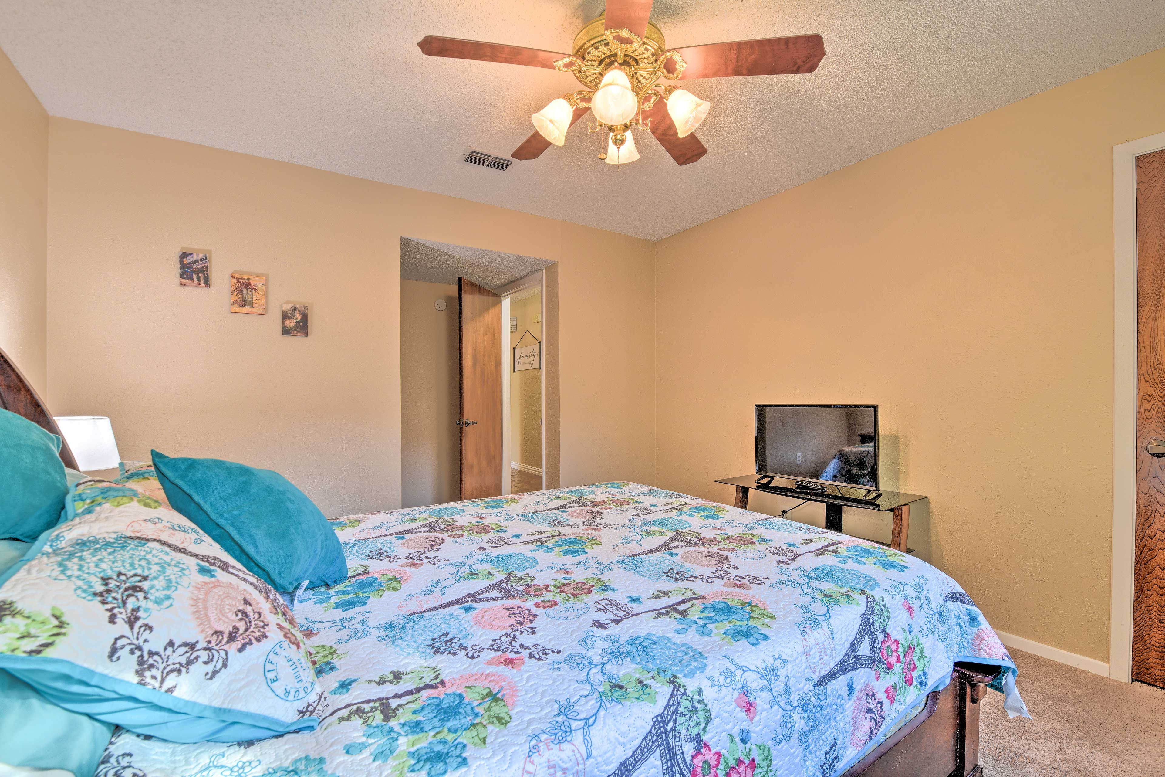 Bedroom 2 | 32-Inch Flat-Screen TV w/ Cable