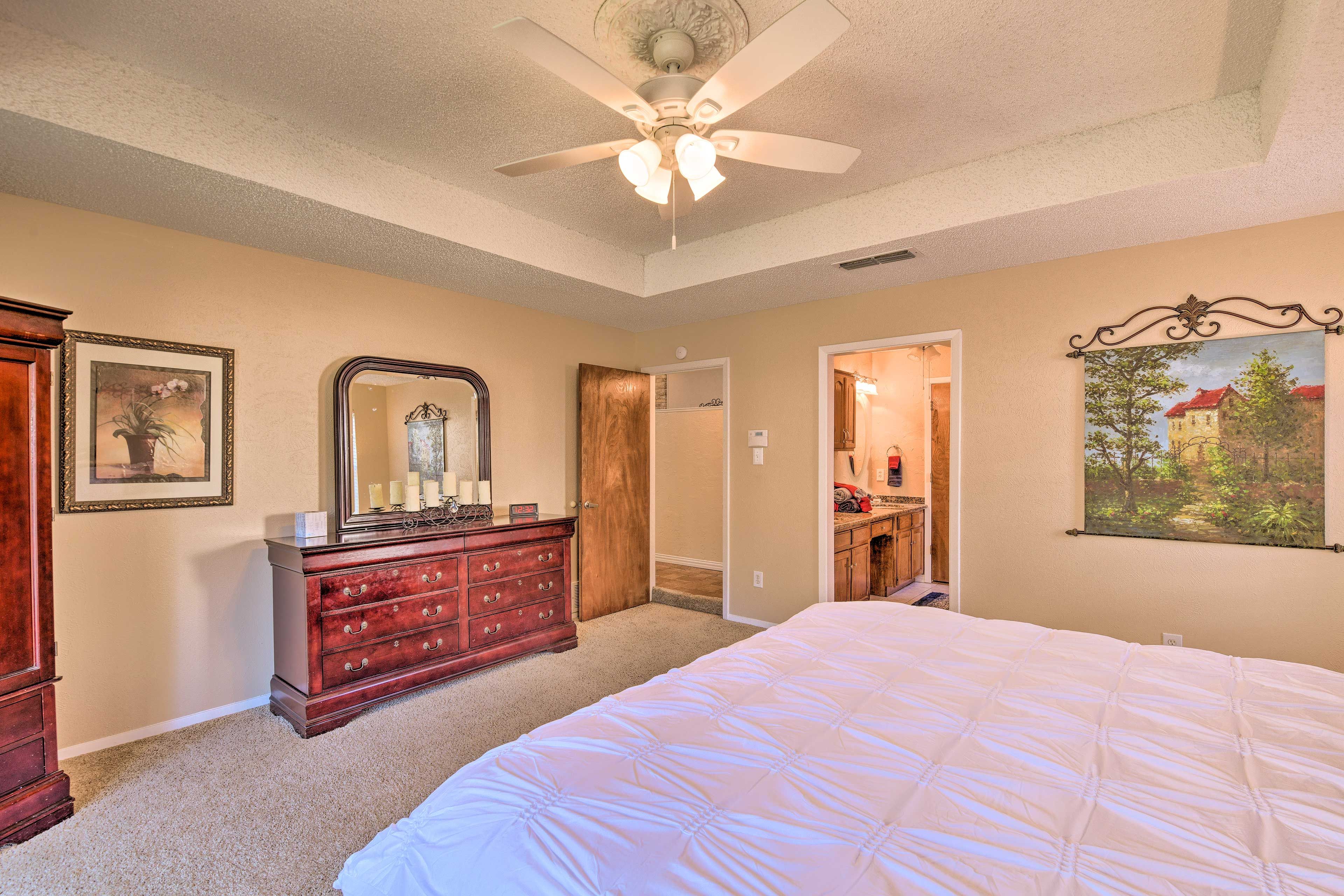 Bedroom 1 | Linens & Towels
