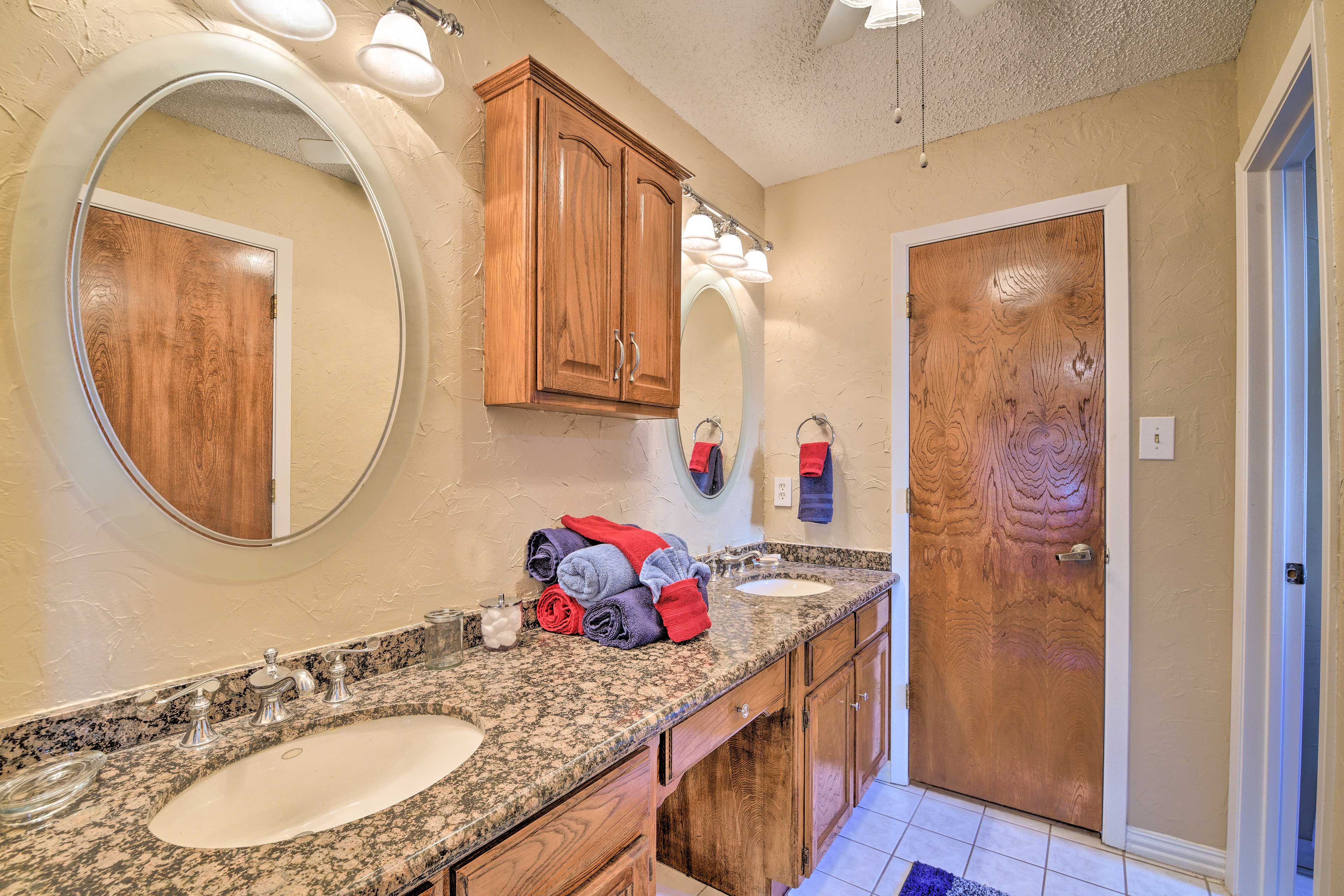 Full En-Suite Bathroom | Complimentary Toiletries