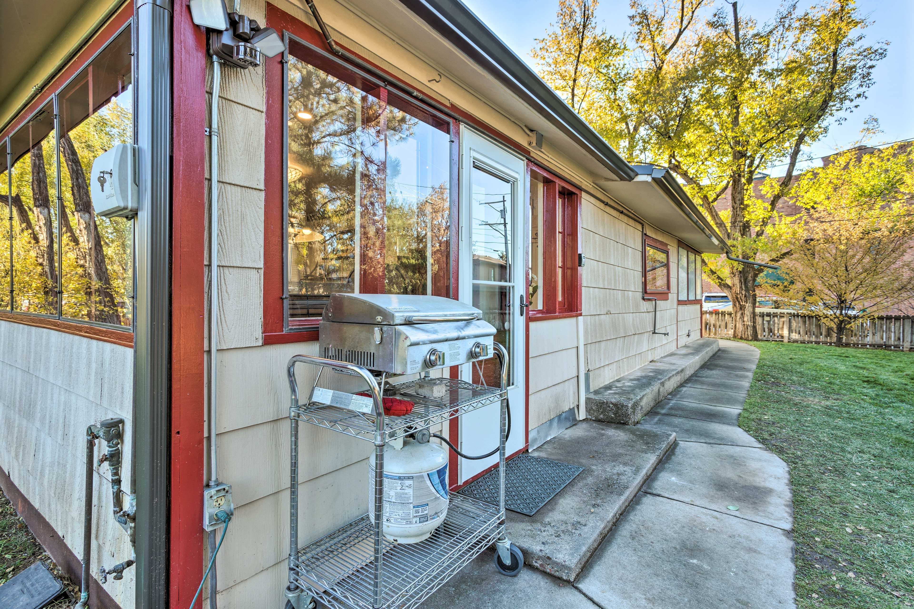 Private Yard | Gas Grill