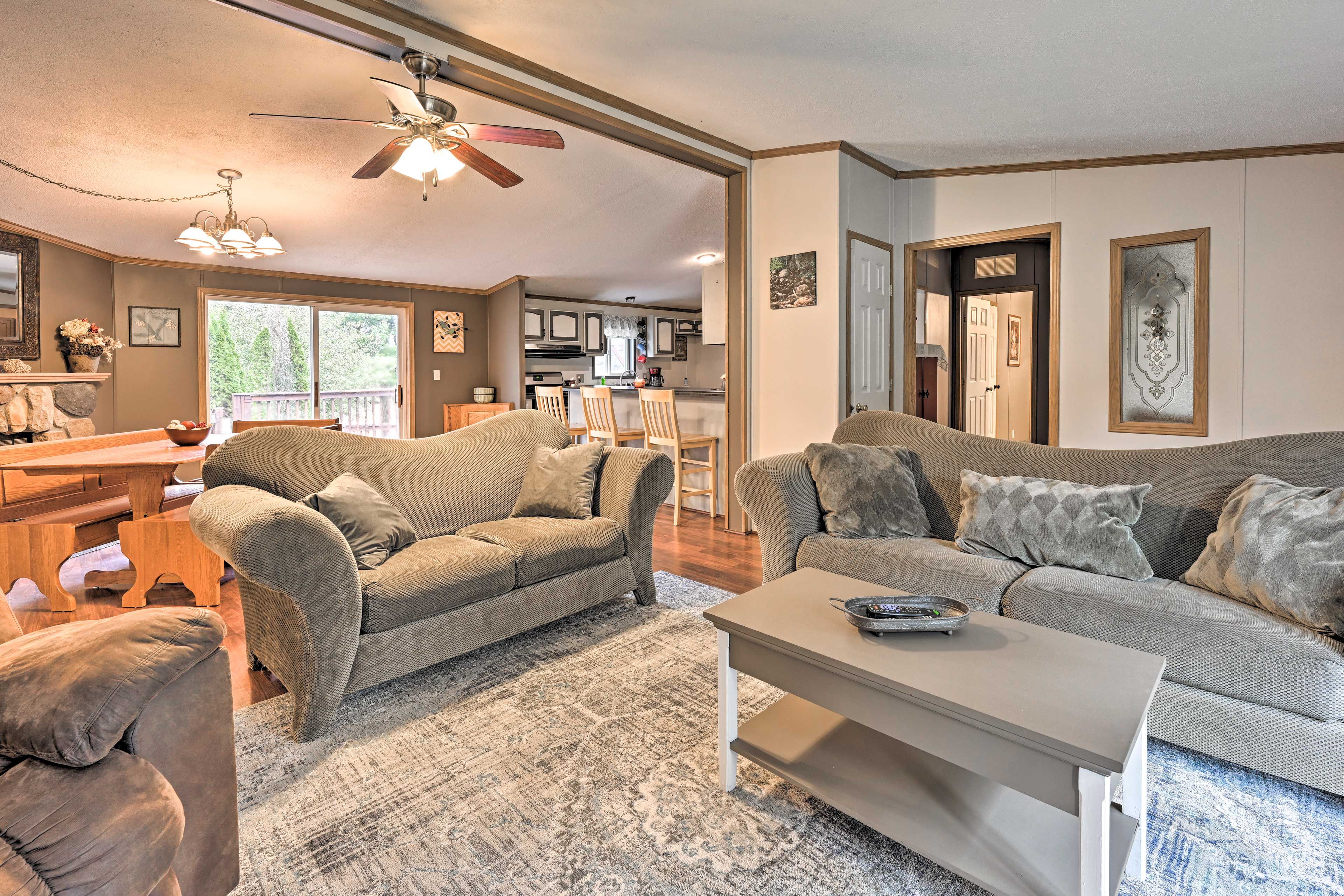 Living Room | Board Games | Central Heating
