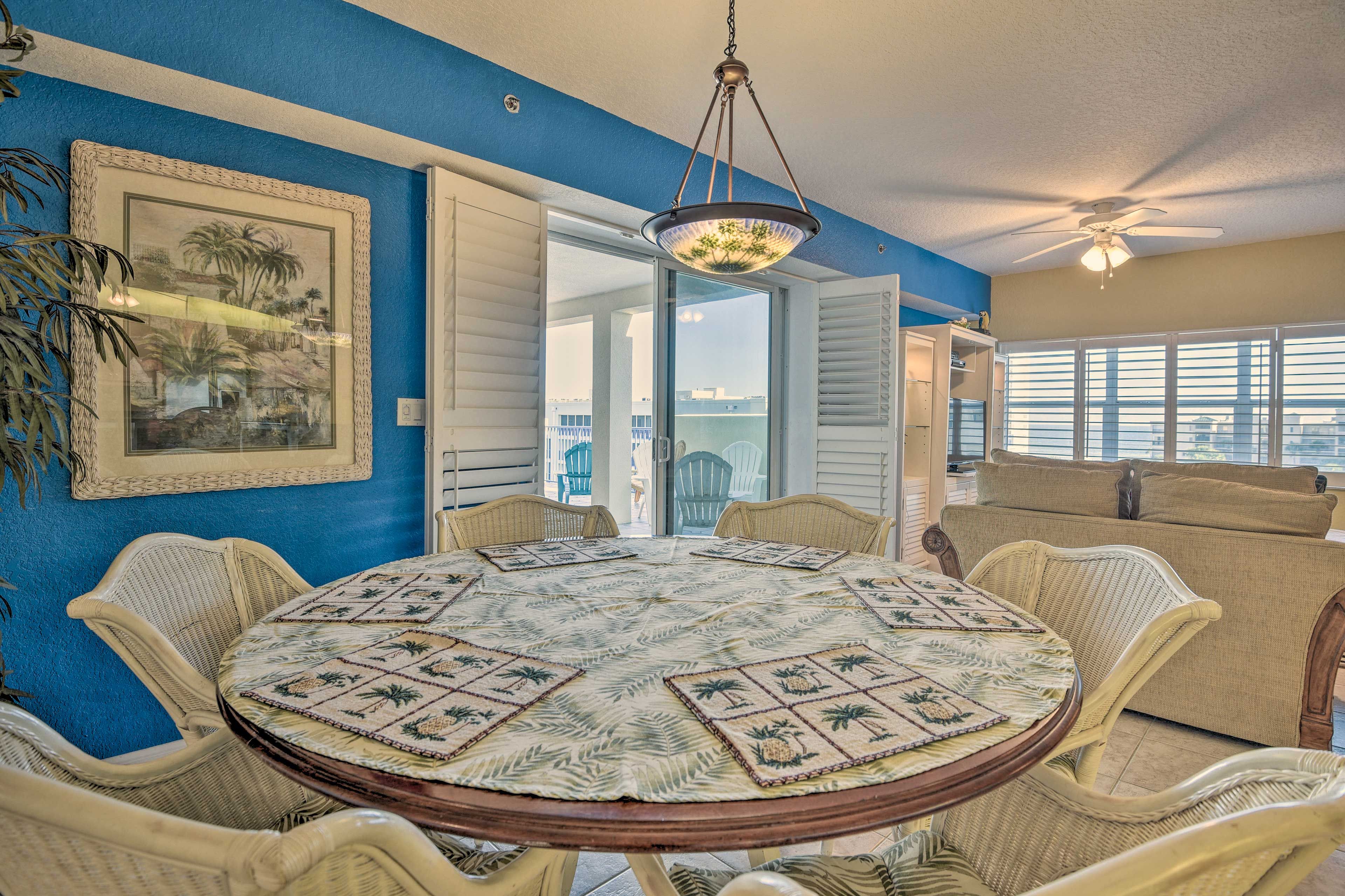 Dining Area | Dishware Provided