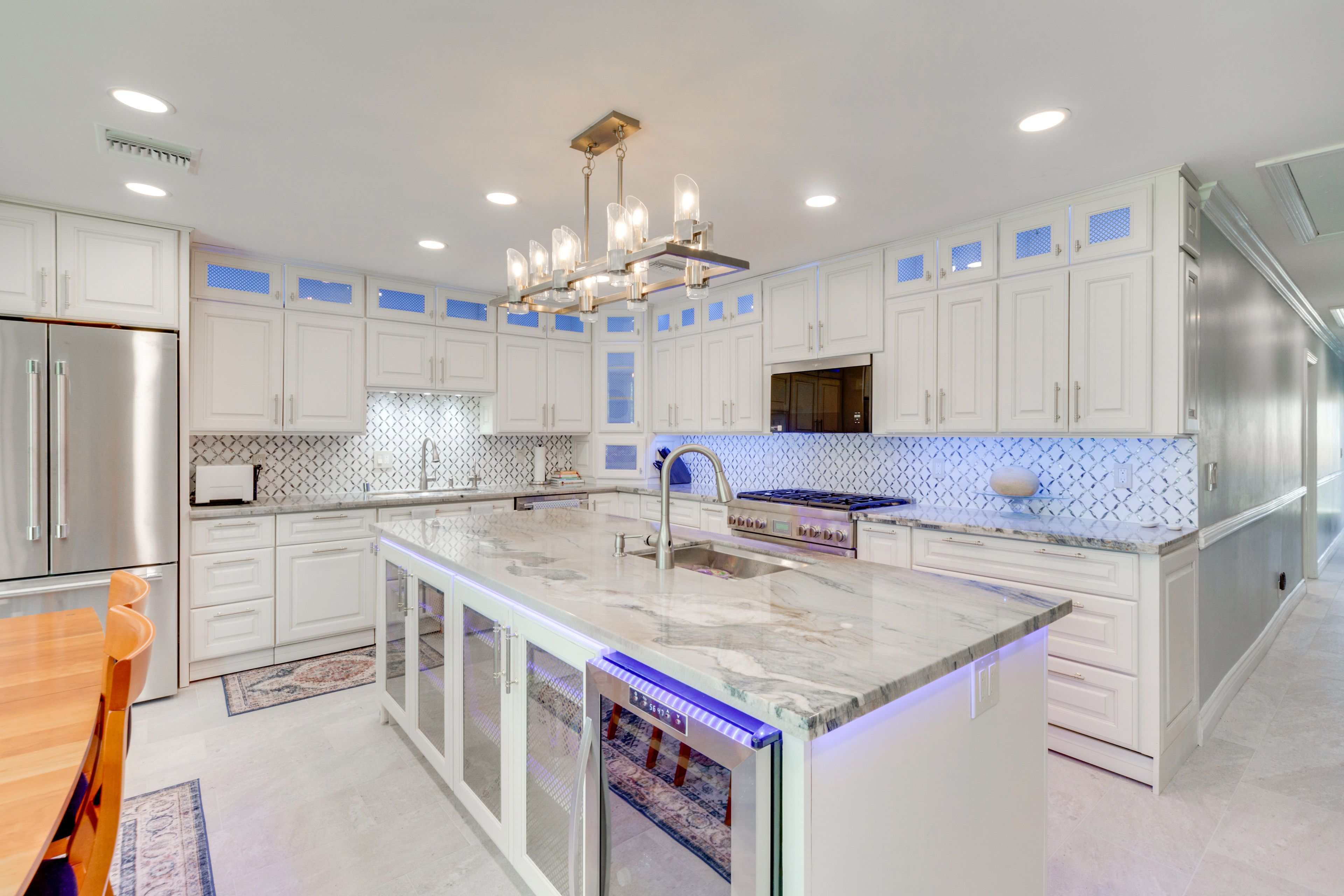 Kitchen | Wine Fridge | Dishwasher | Cooking Basics