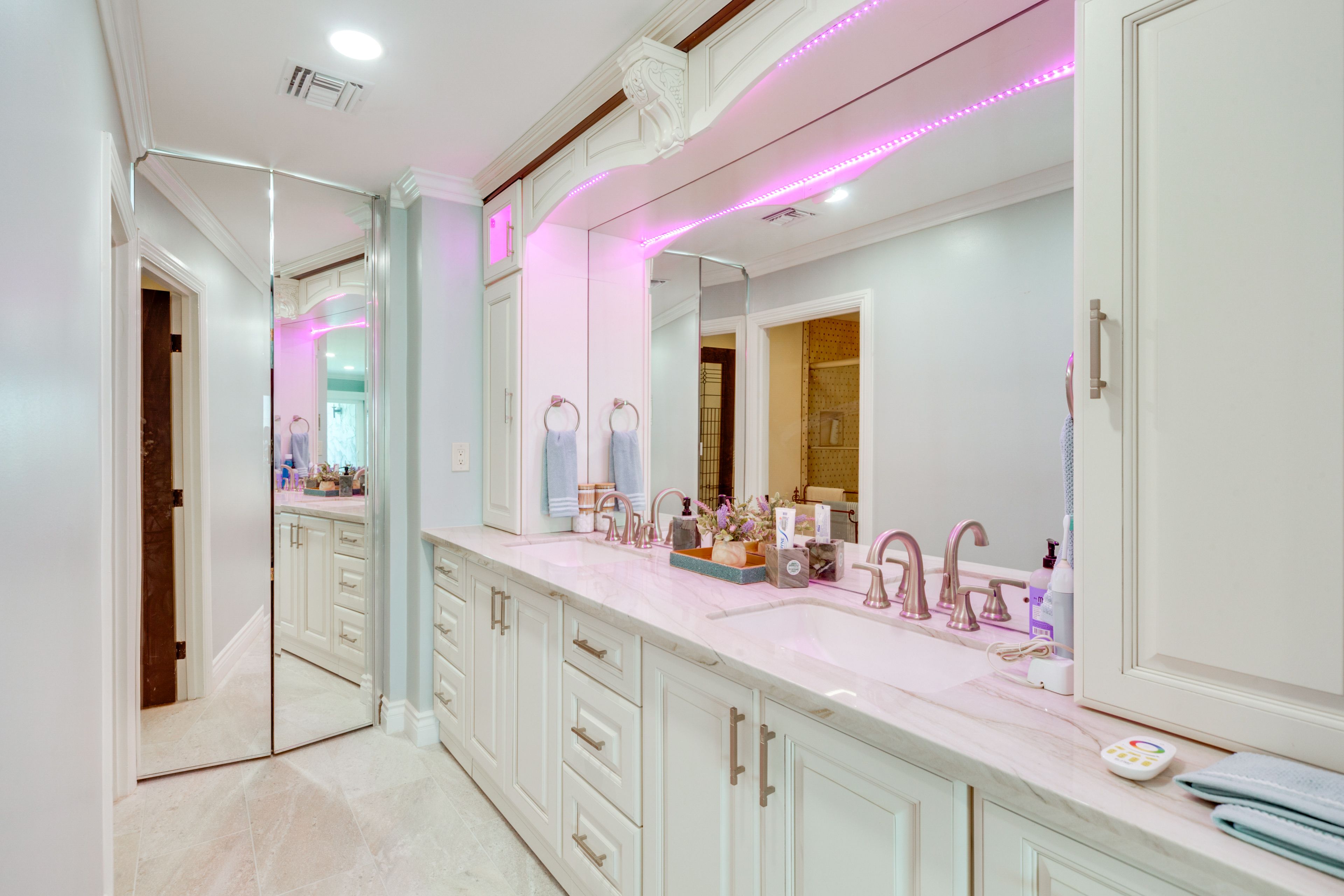 En-Suite Bathroom | Towels Provided
