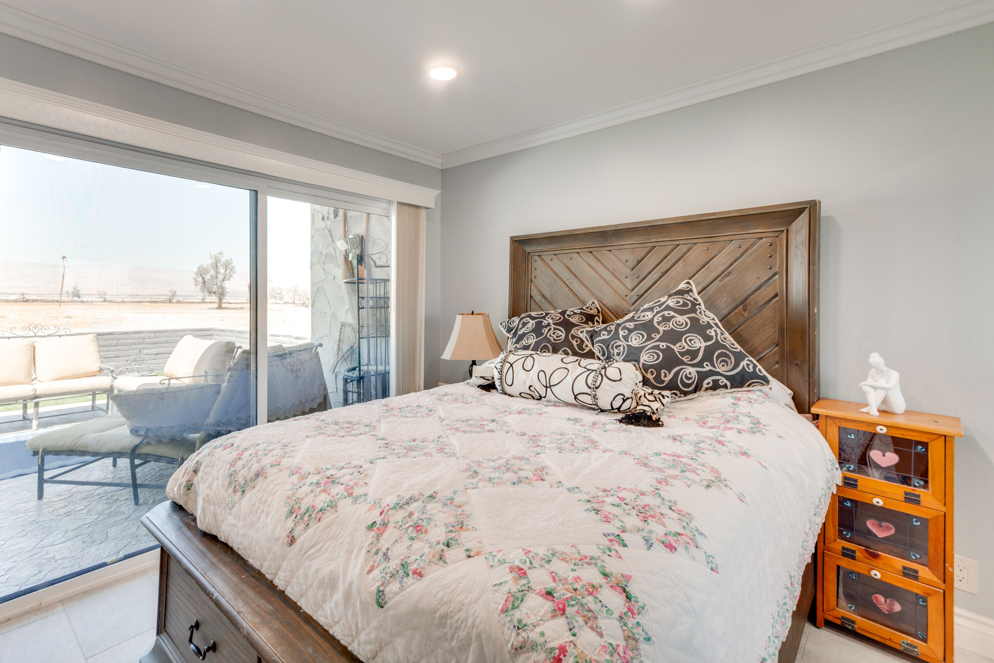 Bedroom 2 | Queen Bed