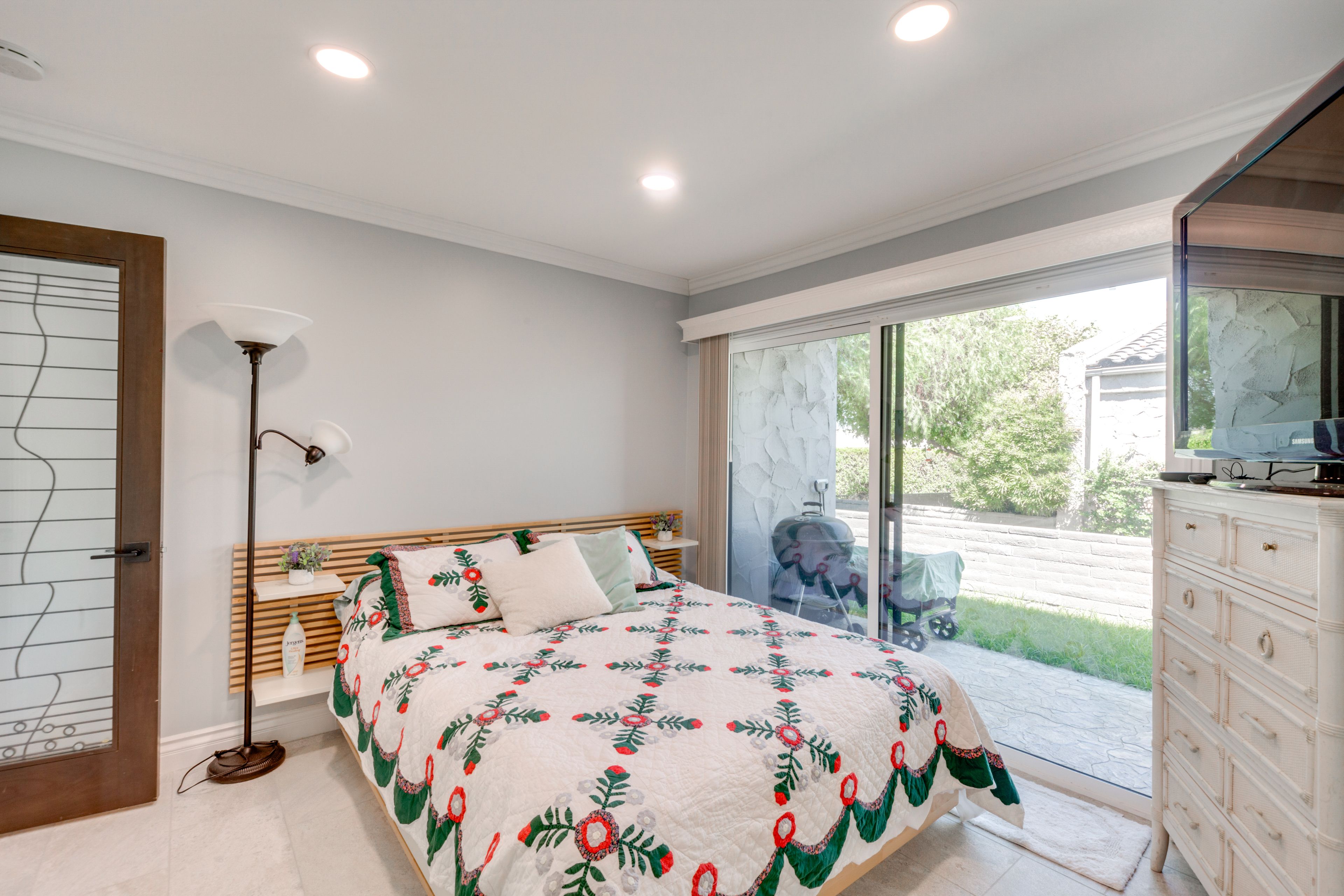 Bedroom 3 | Queen Bed