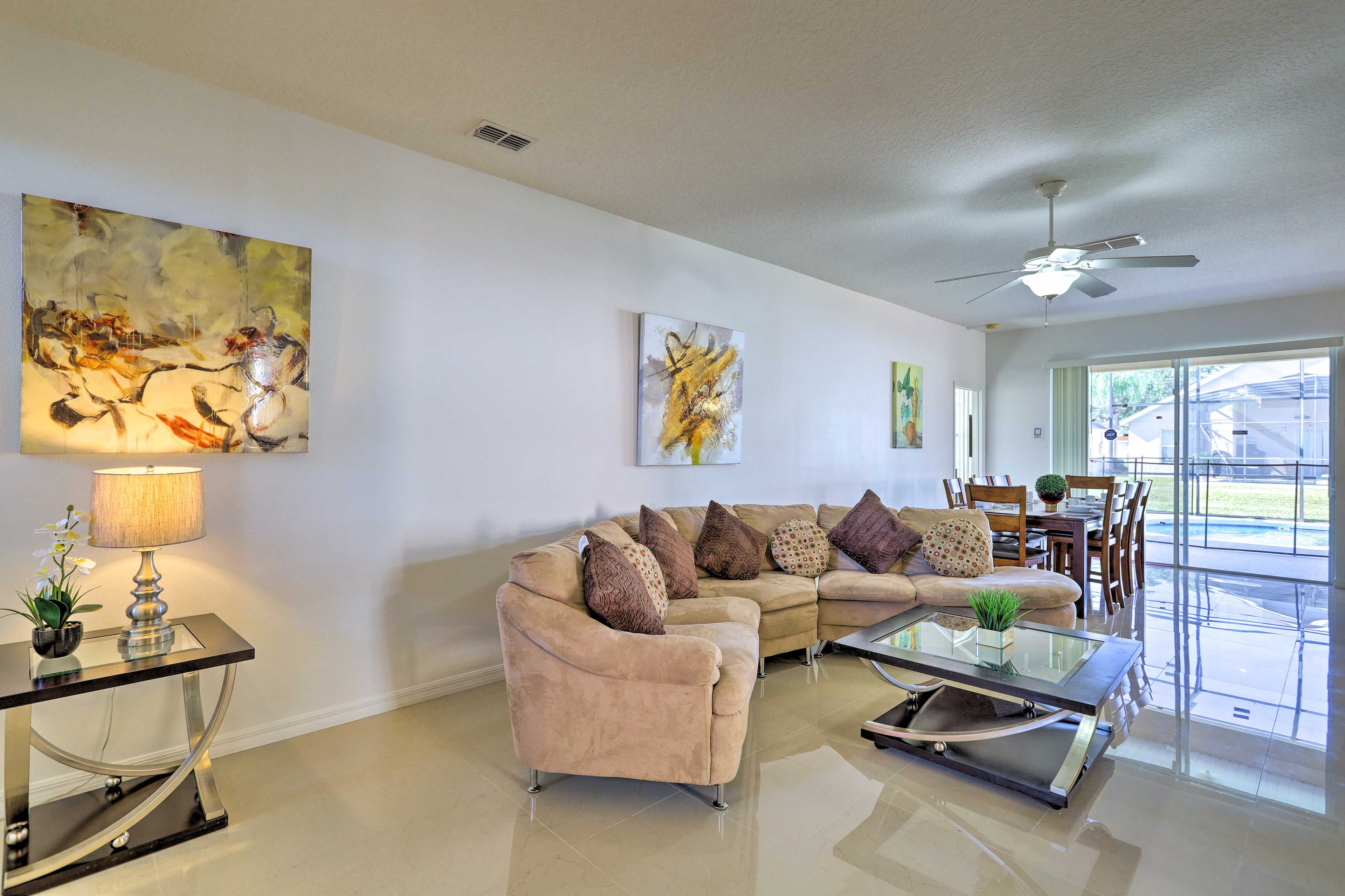 Living Room | Free WiFi