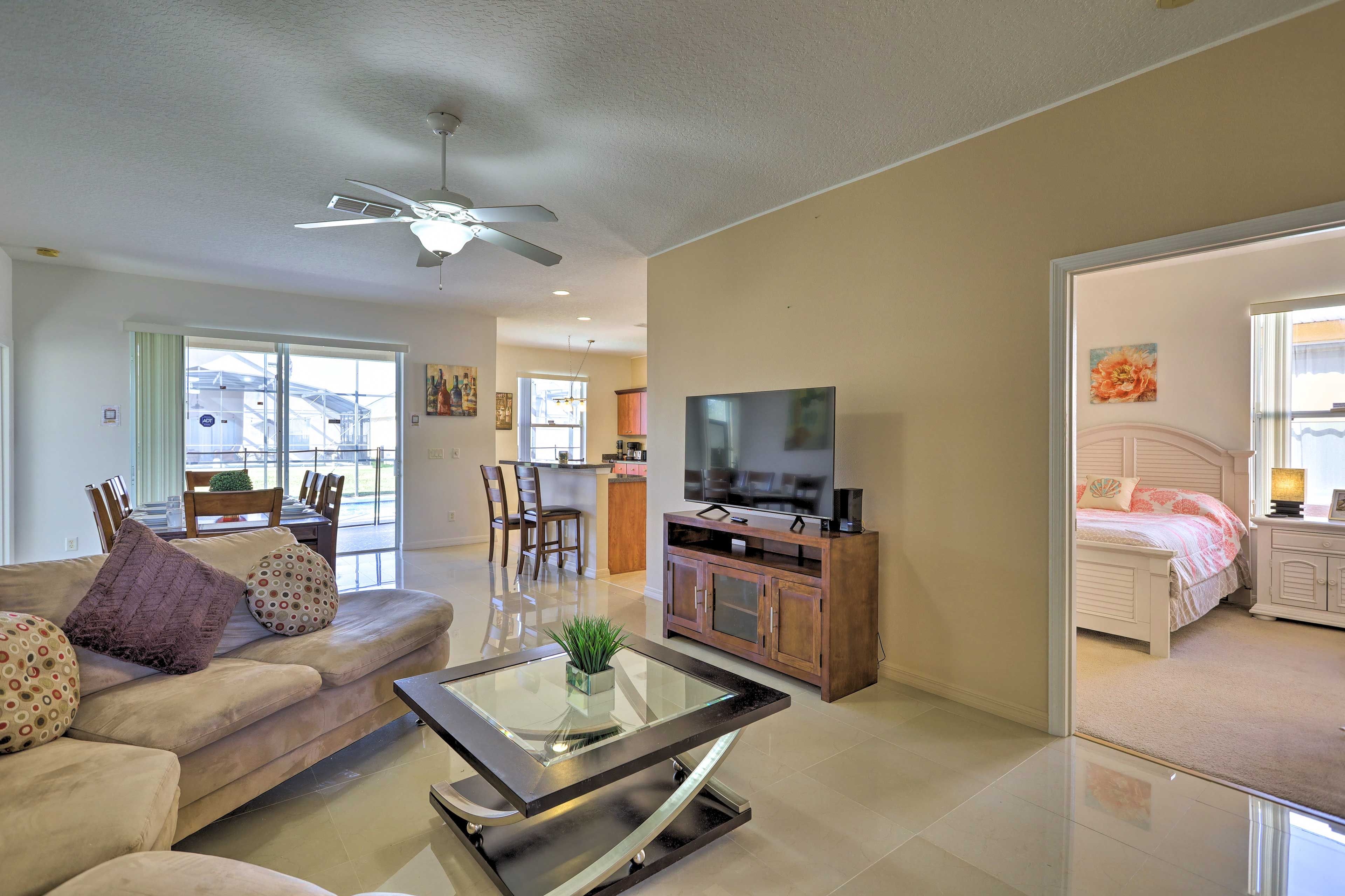 Living Room | Smart TV