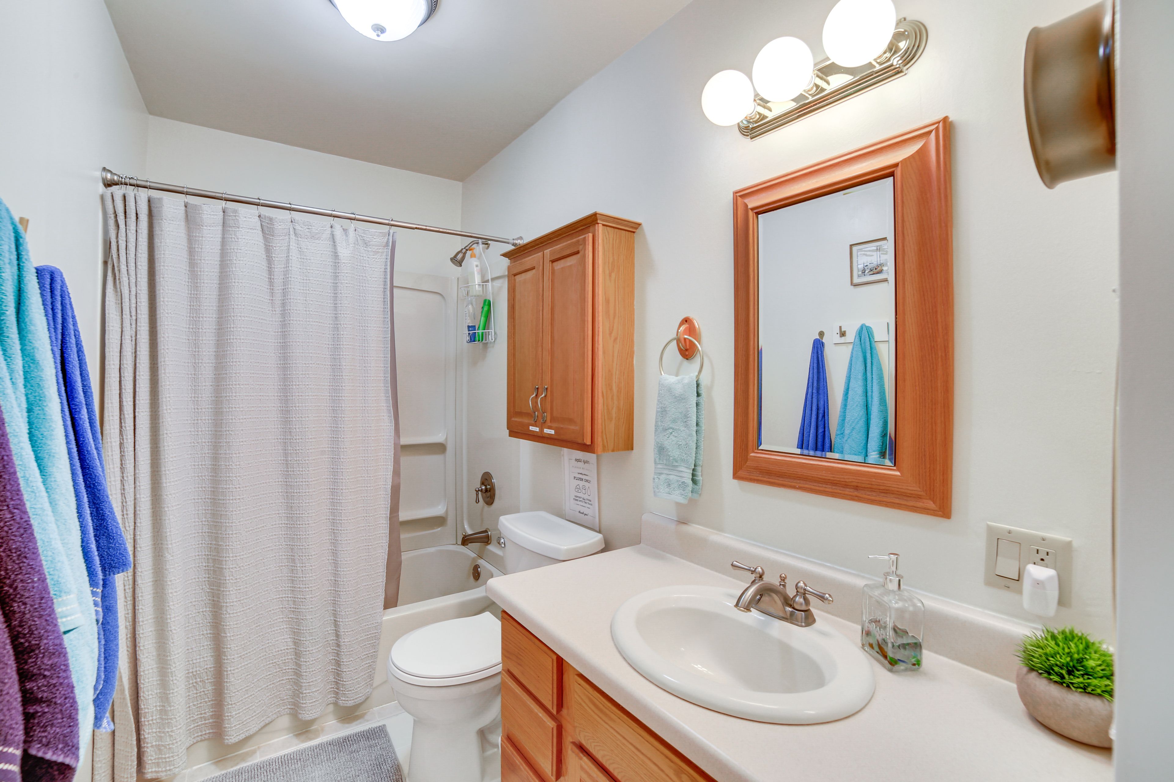 Full Bathroom