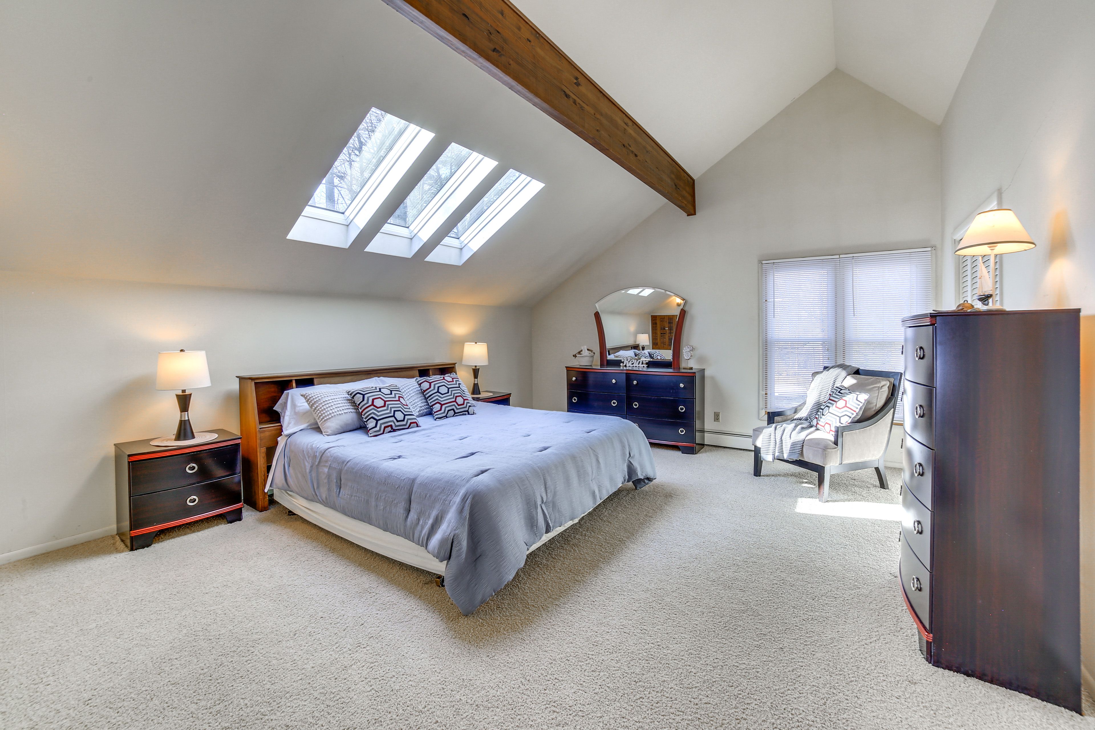 Bedroom 1 | King Bed