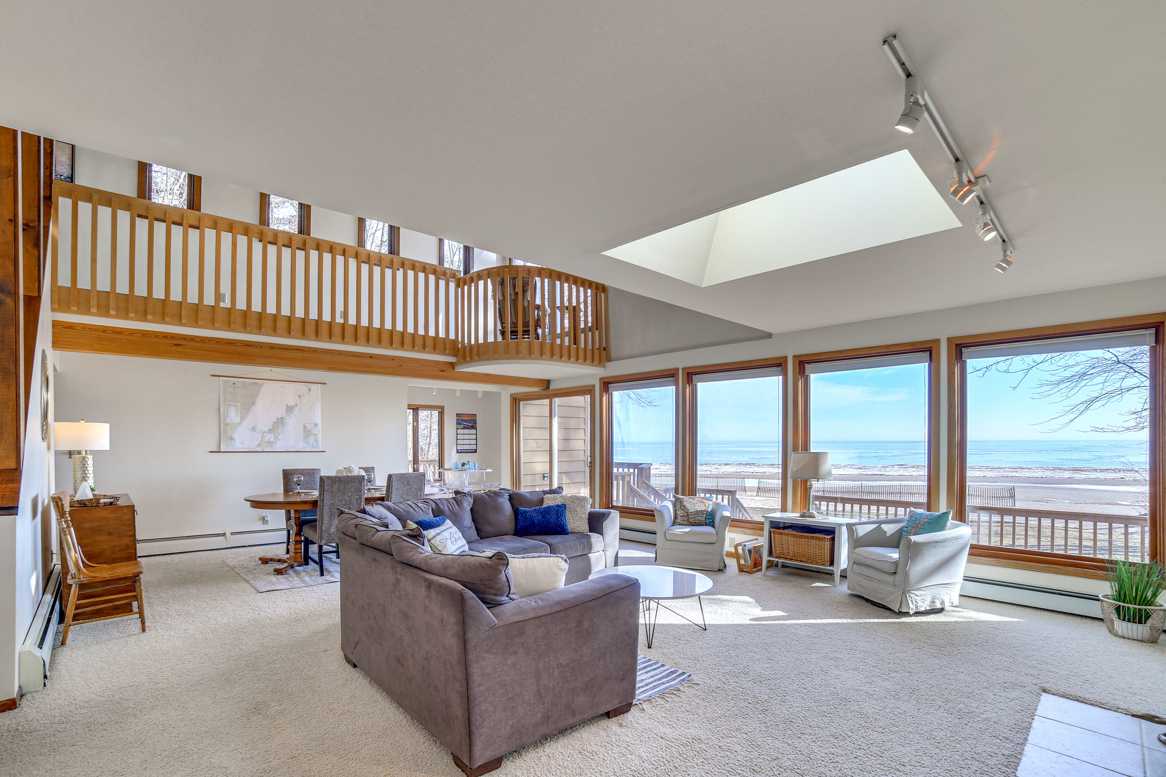 Menominee Vacation | 4BR | 3BA | 3,000 Sq Ft | Stairs Required to Access