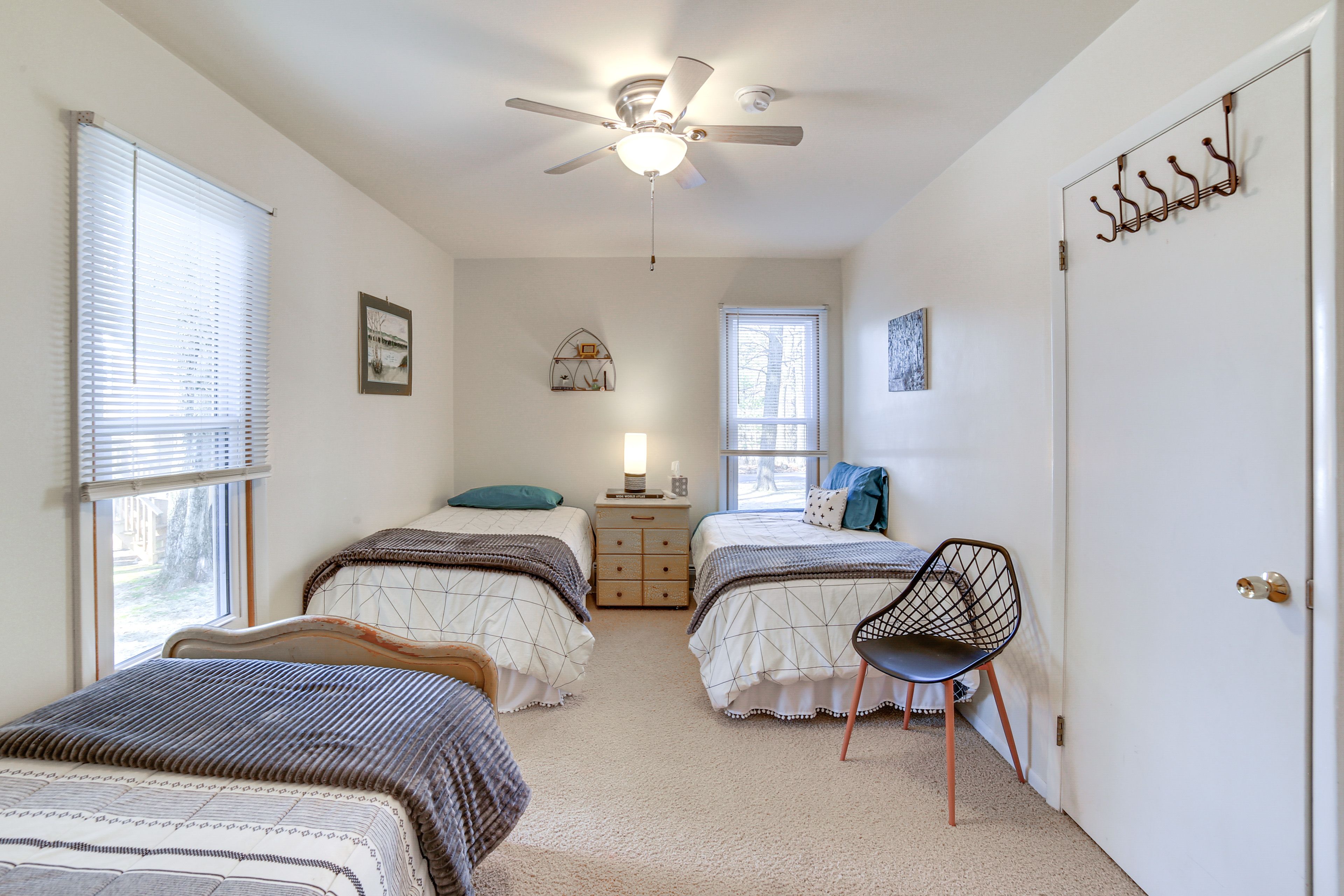 Bedroom 3 | 3 Twin Beds