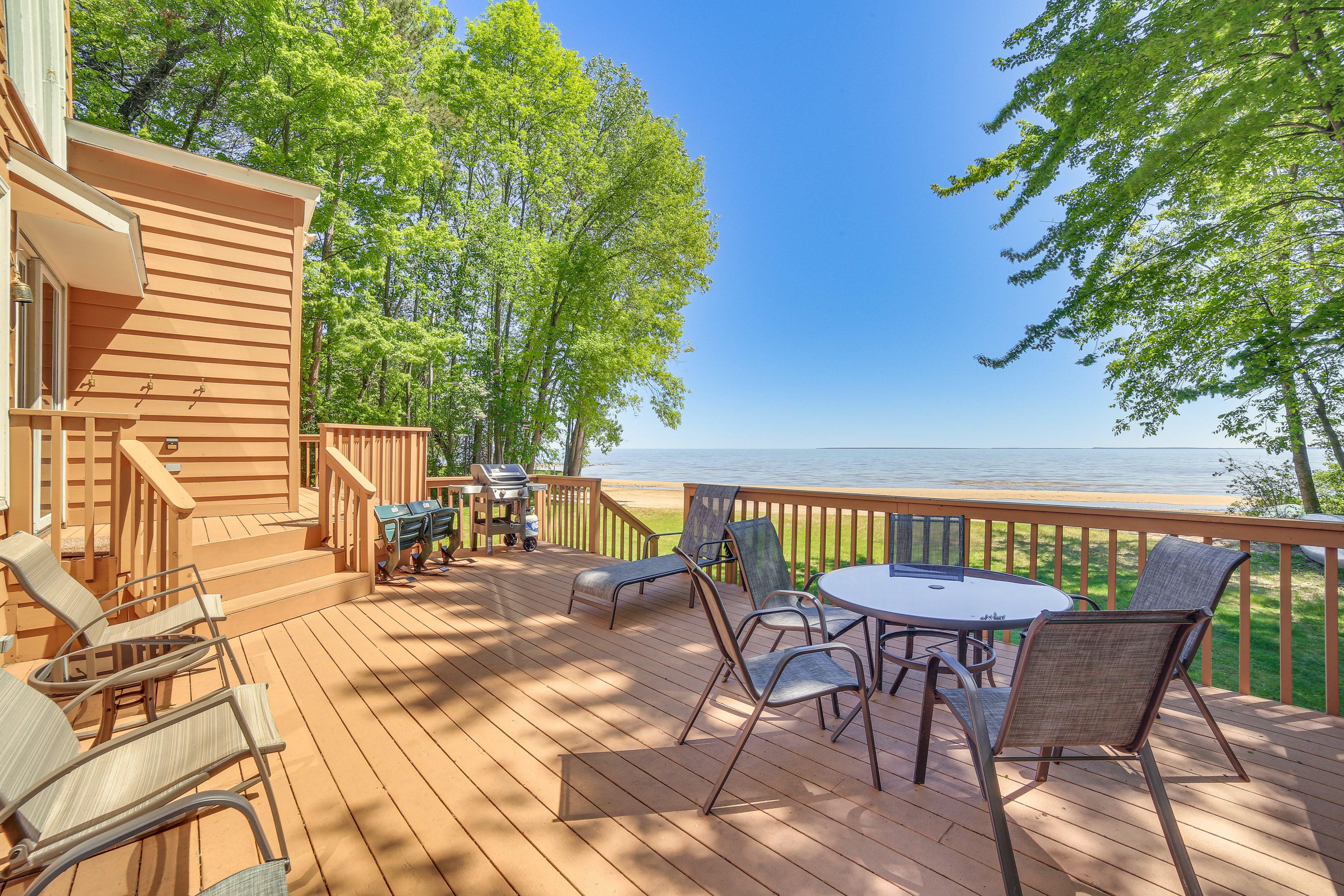 Furnished Deck | Gas Grill