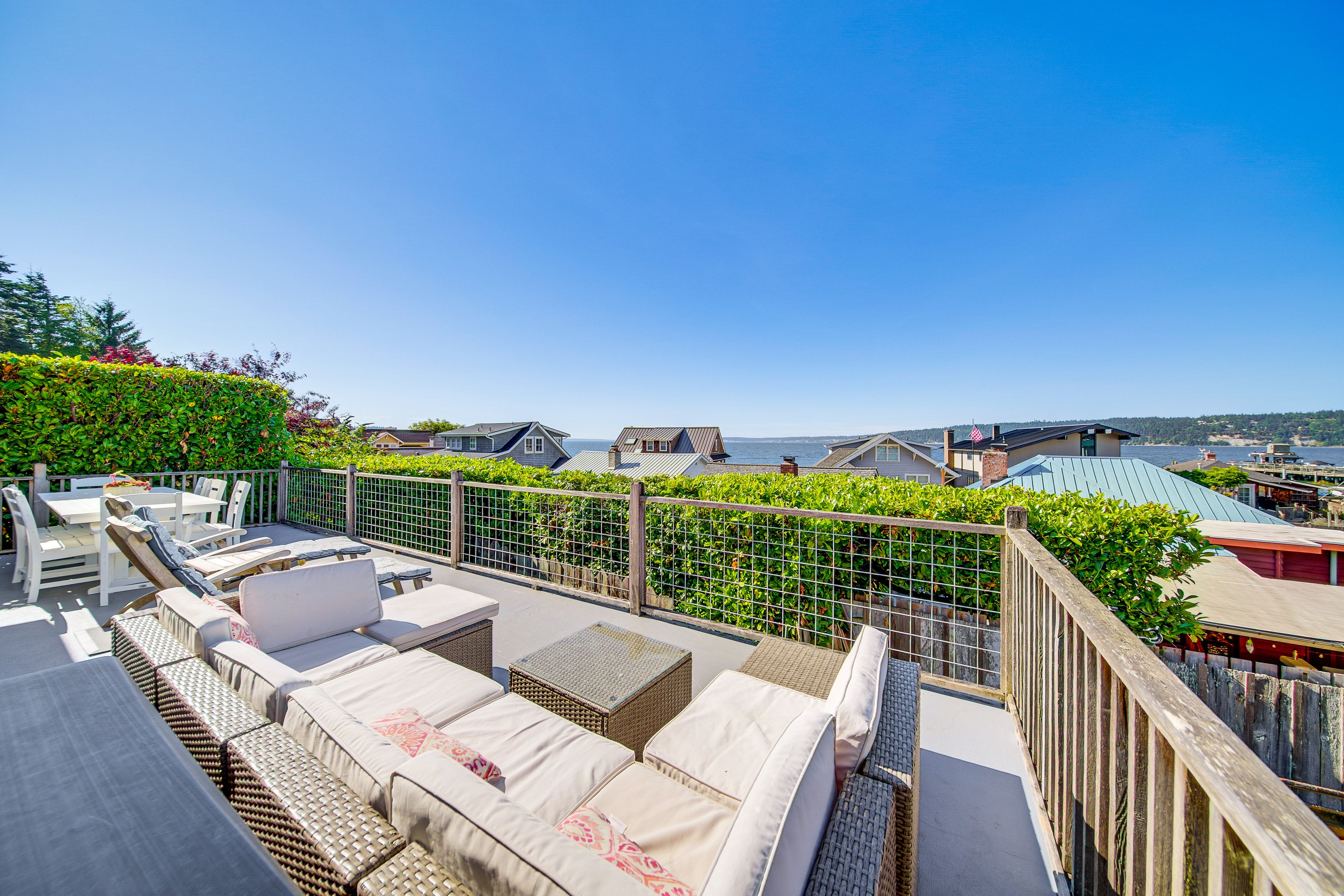 Langley Vacation Rental | 2BR | 2BA | Stairs Required | 1,000 Sq Ft