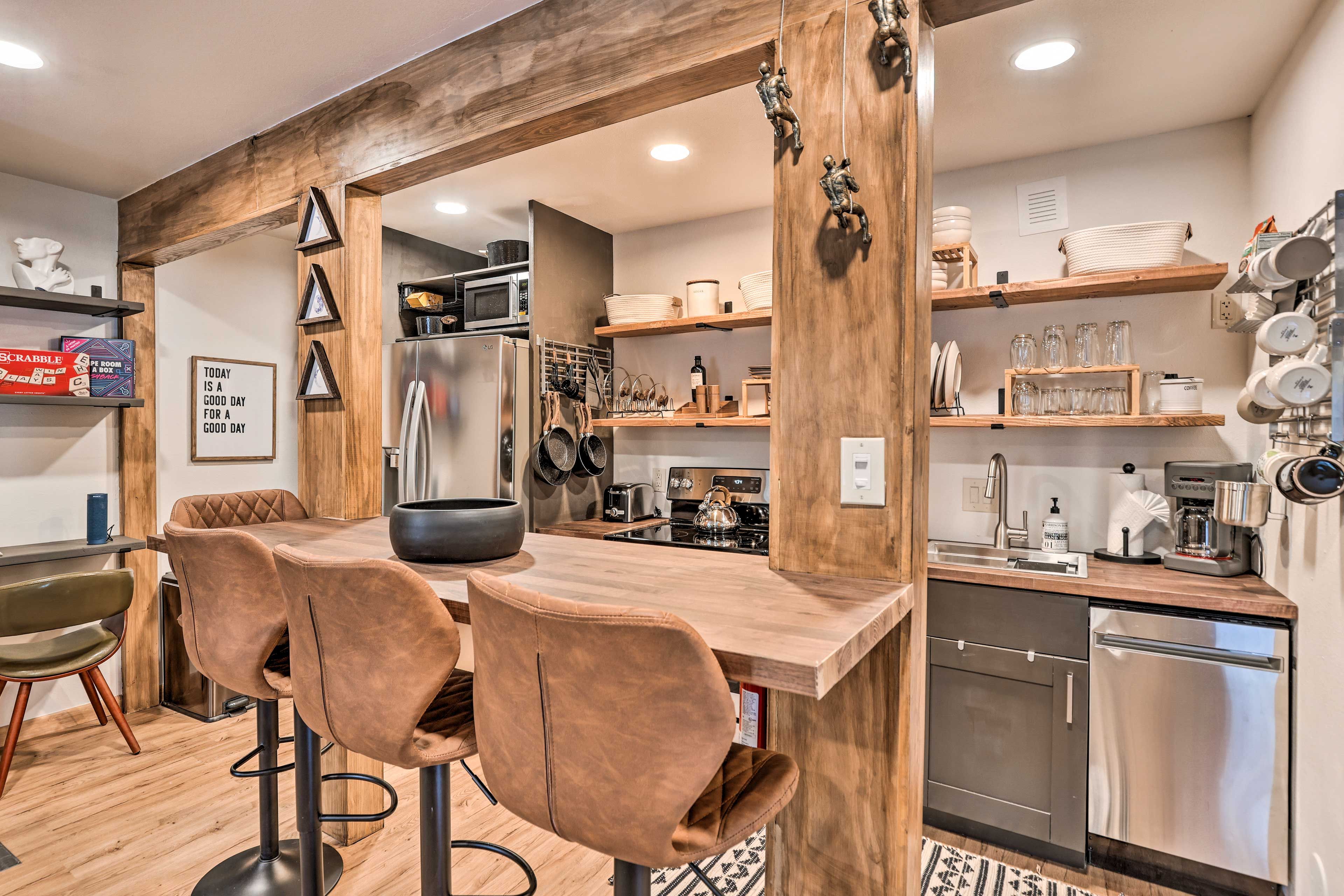 Kitchen | Dishware & Flatware